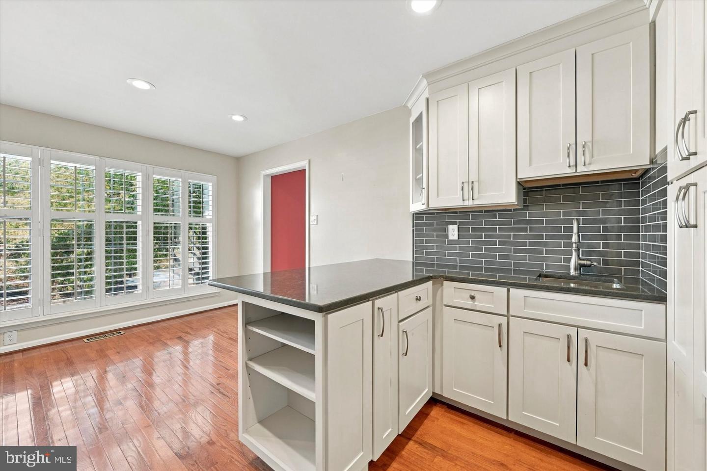 119 WEYBRIDGE DRIVE 10