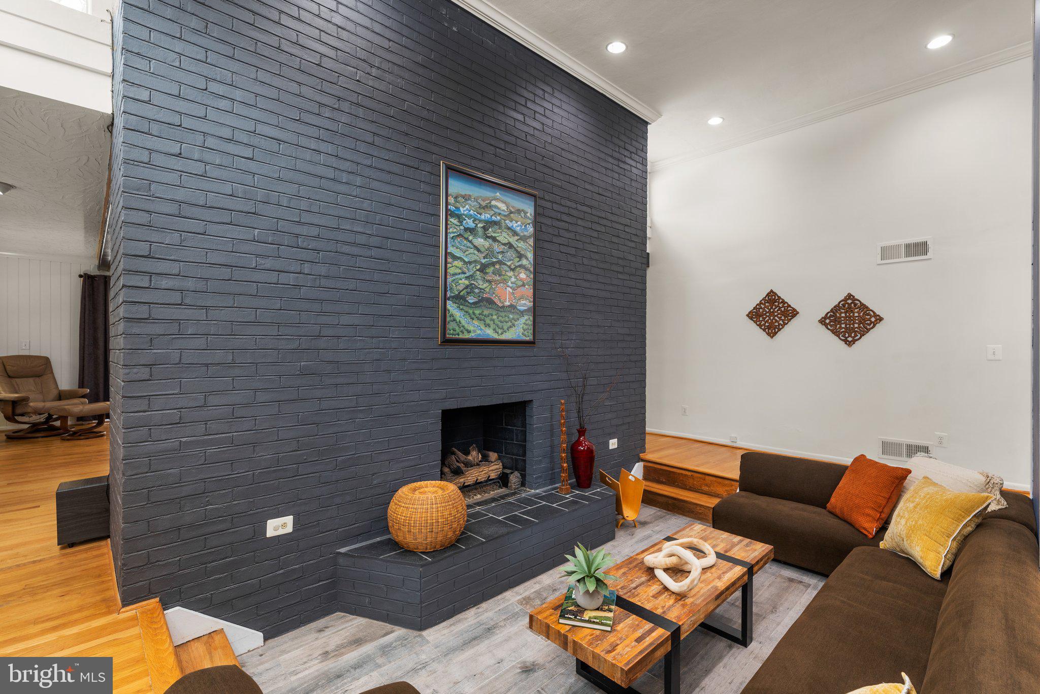 POTOMAC VILLAGE - Residential