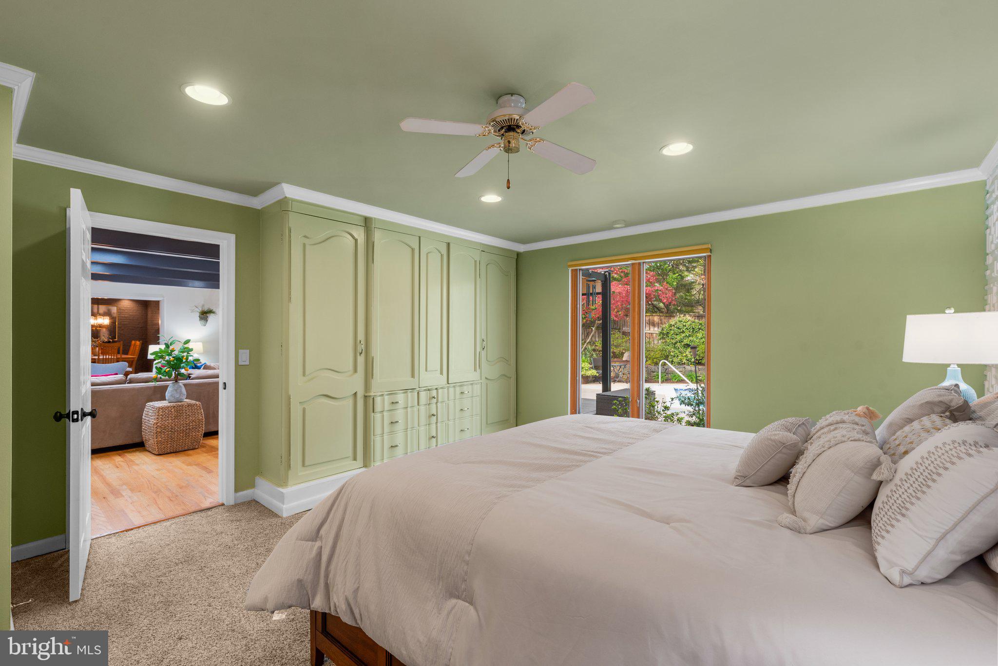 POTOMAC VILLAGE - Residential