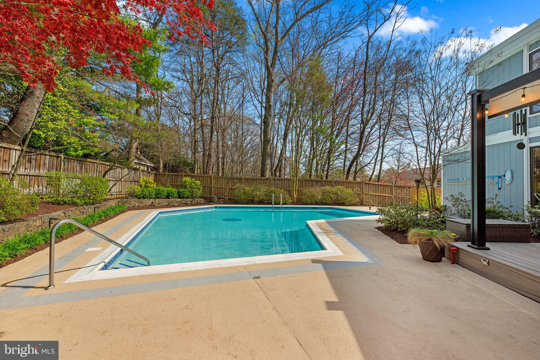 POTOMAC VILLAGE - Residential