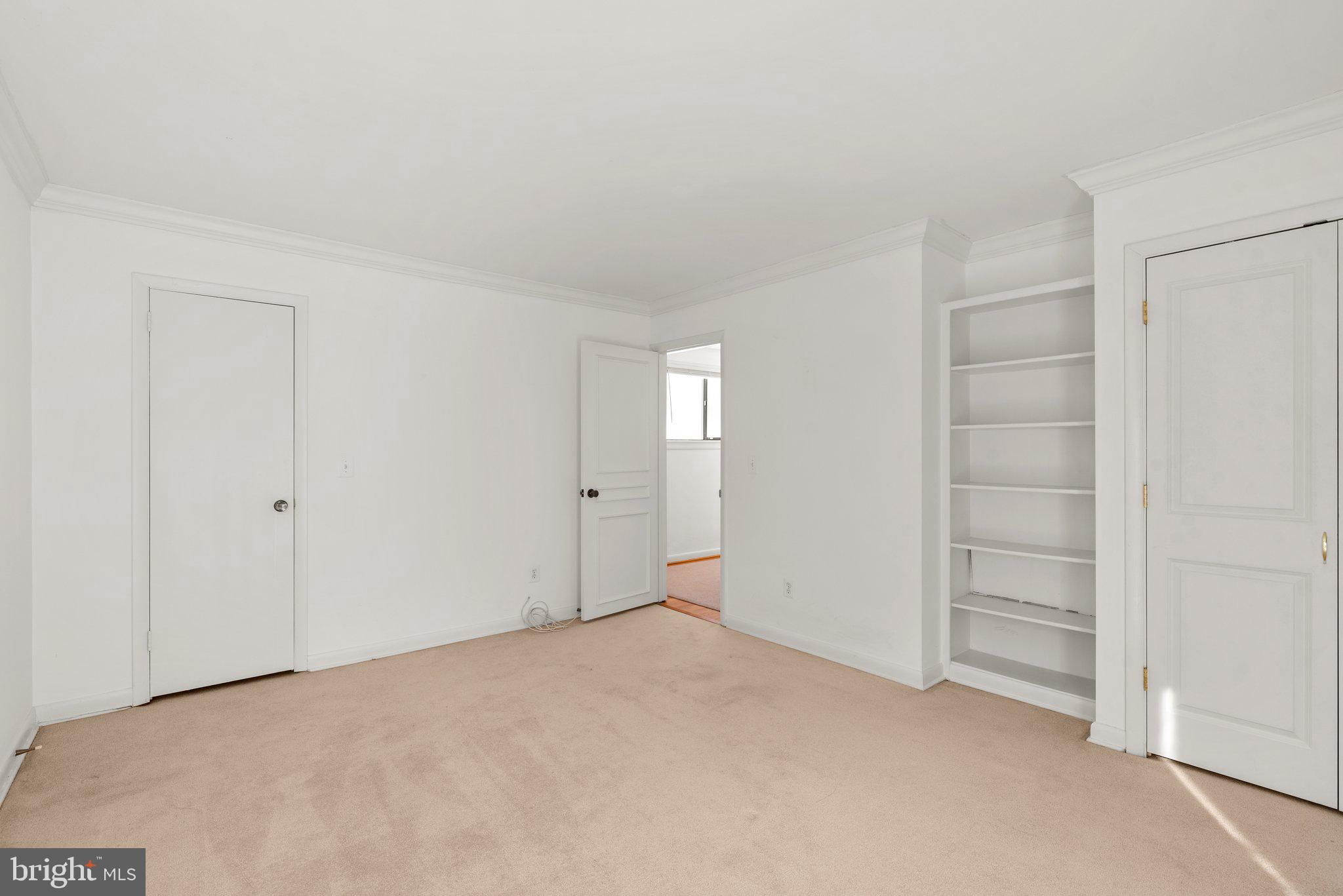 POTOMAC VILLAGE - Residential