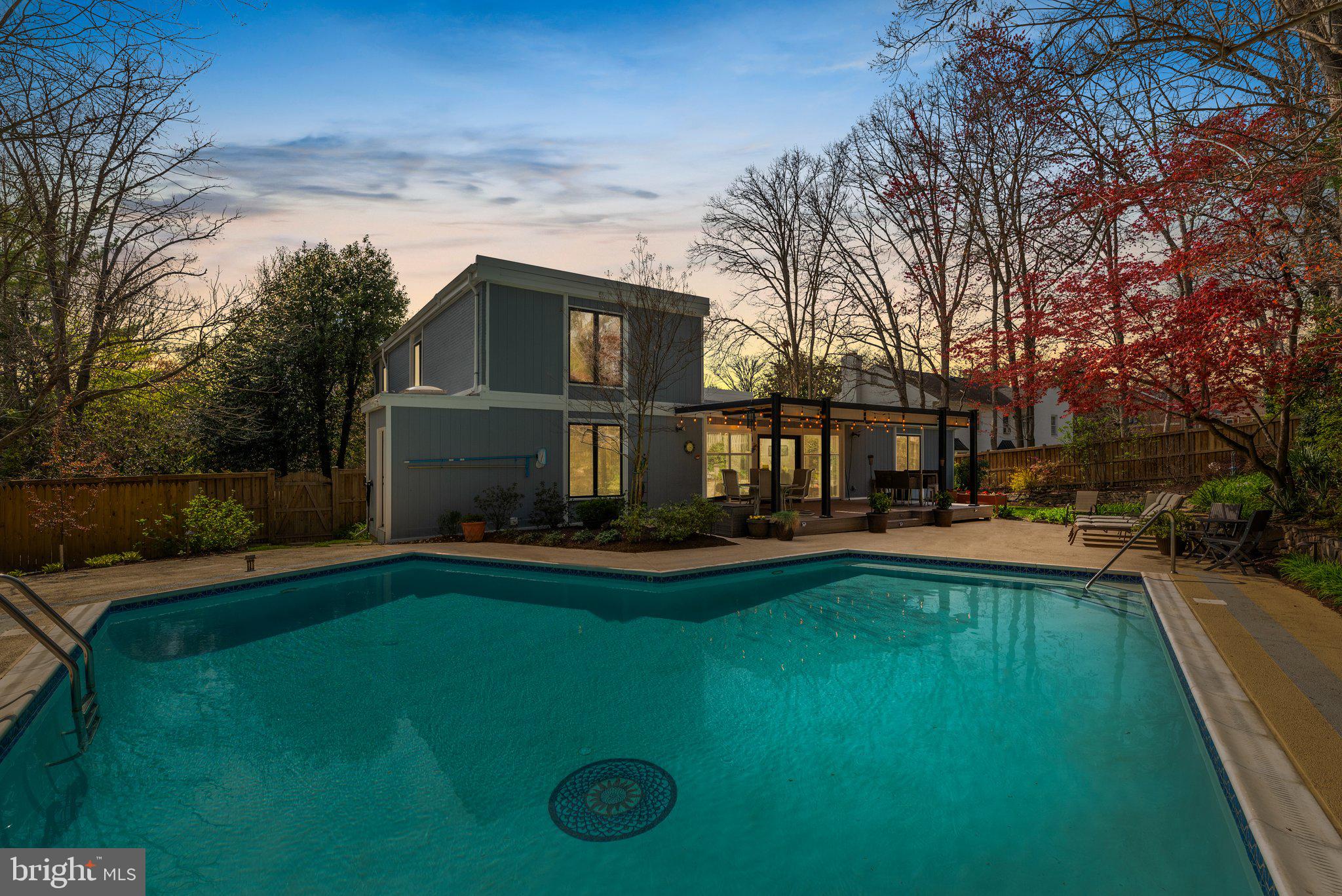 POTOMAC VILLAGE - Residential