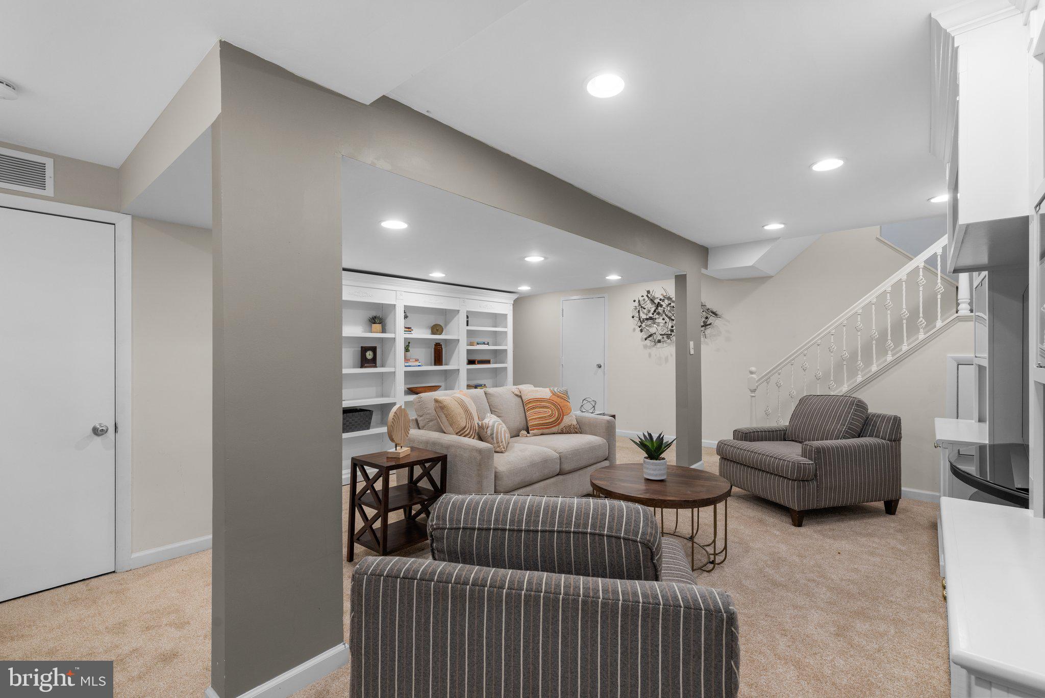 POTOMAC VILLAGE - Residential