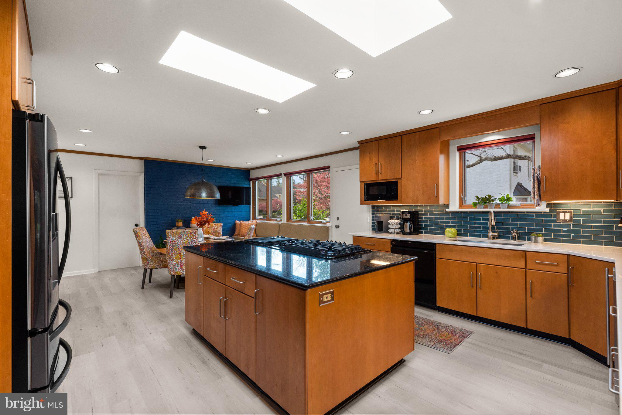 POTOMAC VILLAGE - Residential