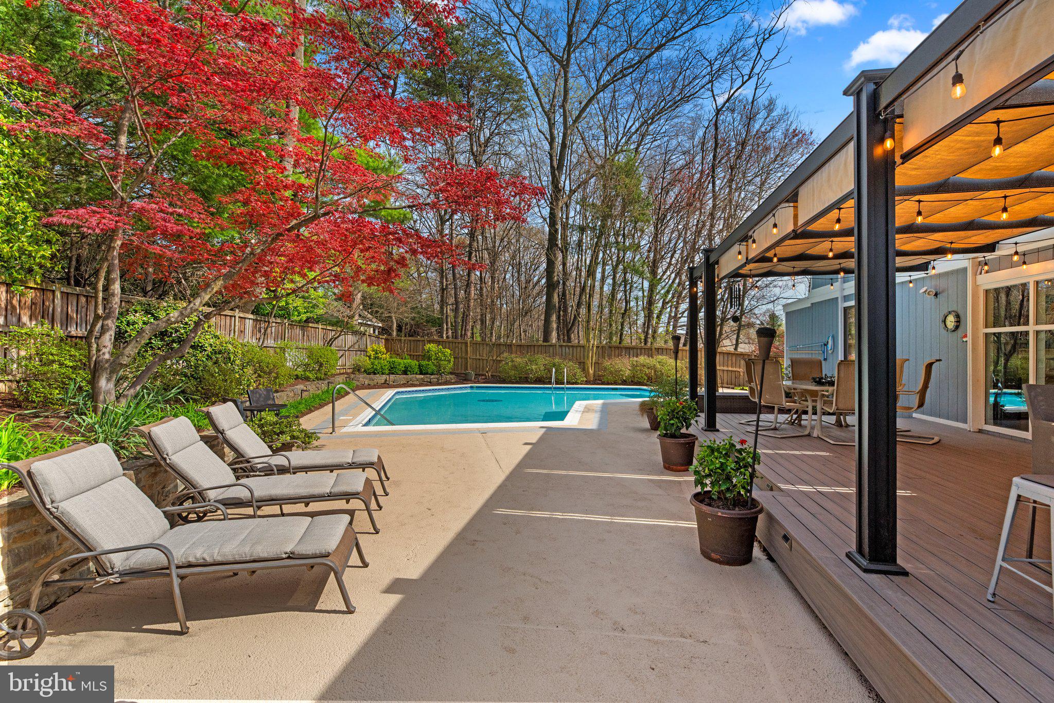 POTOMAC VILLAGE - Residential