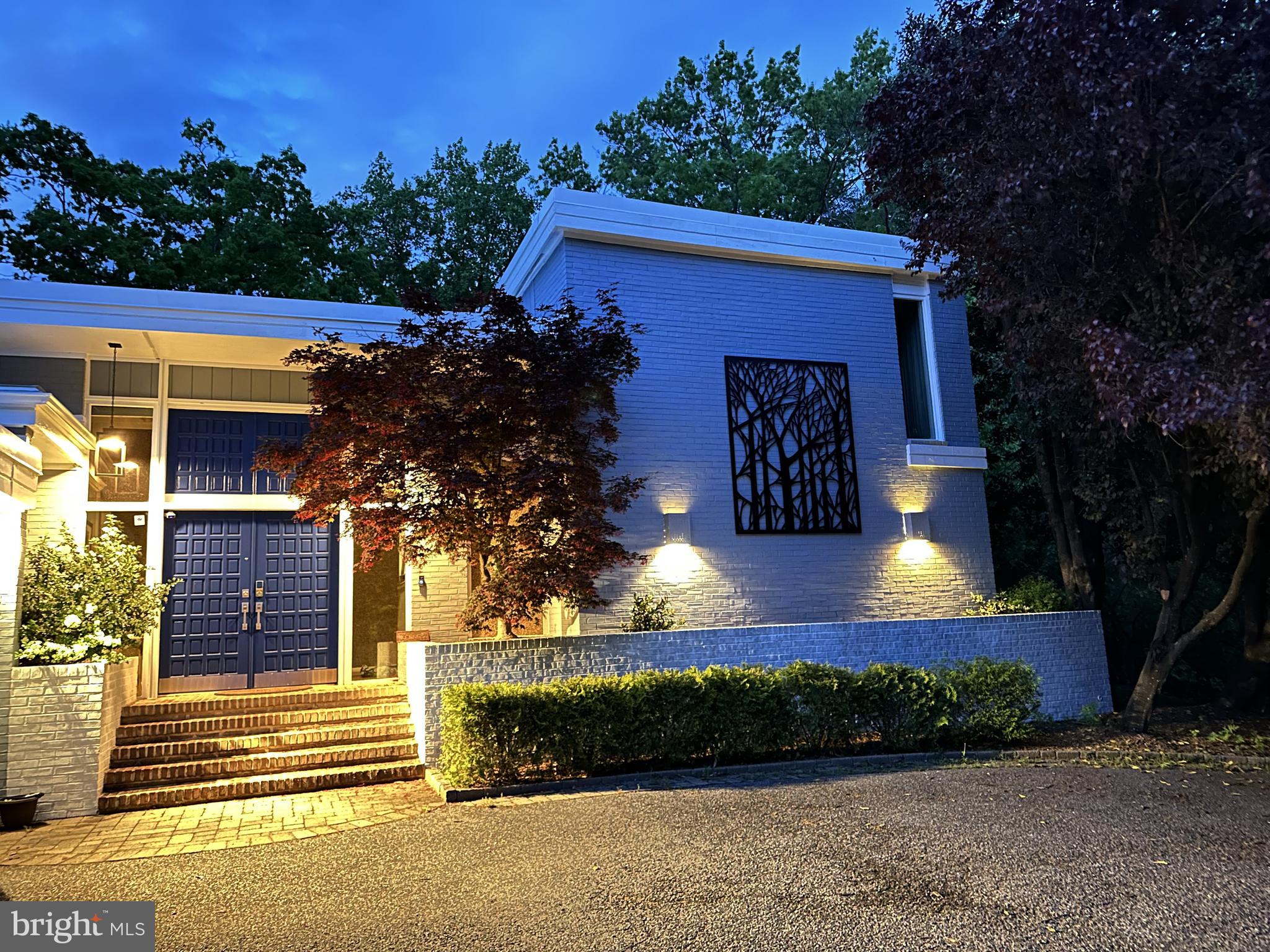 POTOMAC VILLAGE - Residential