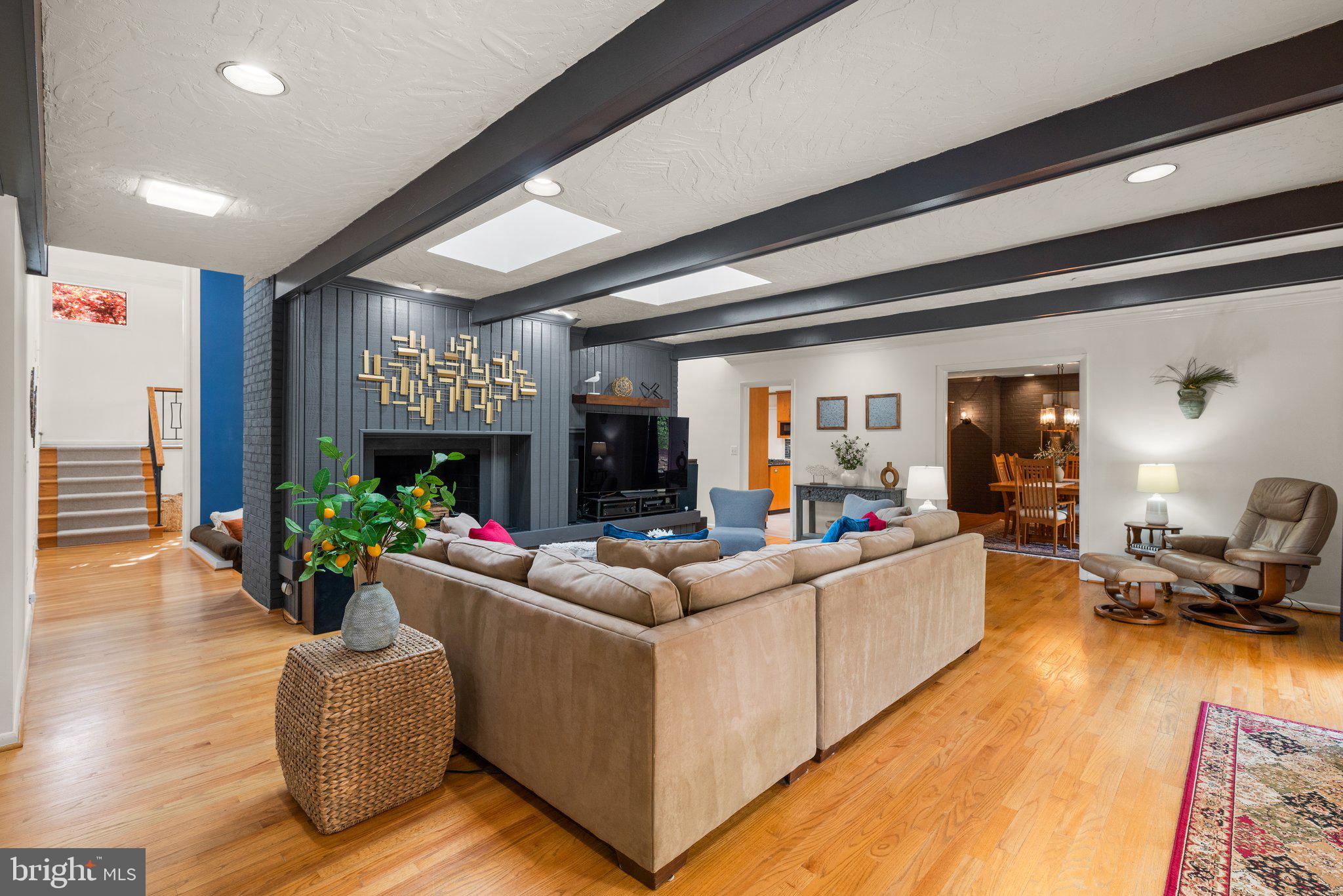 POTOMAC VILLAGE - Residential