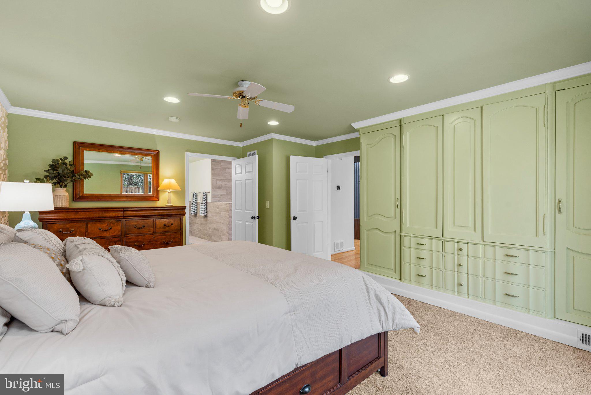 POTOMAC VILLAGE - Residential