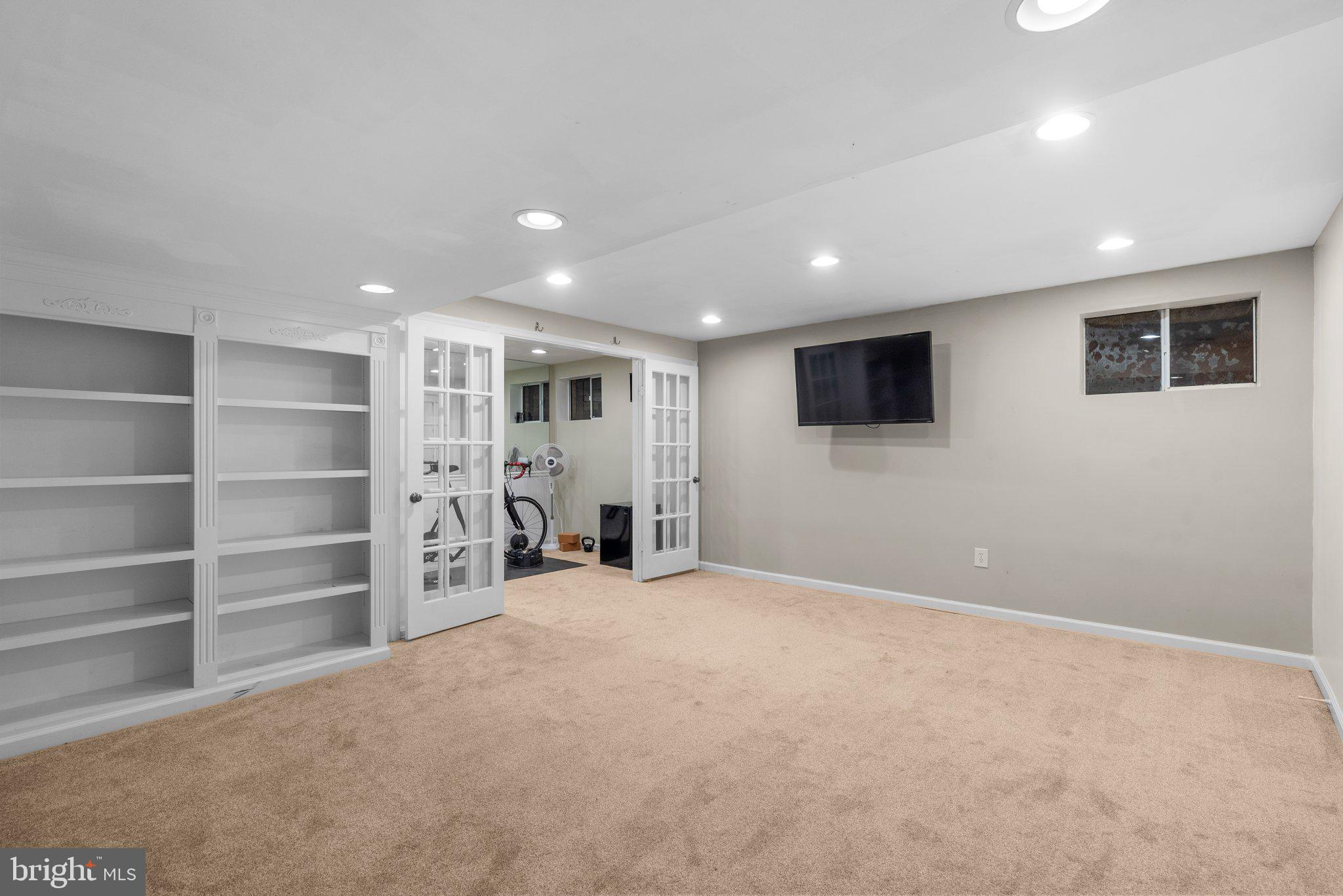 POTOMAC VILLAGE - Residential