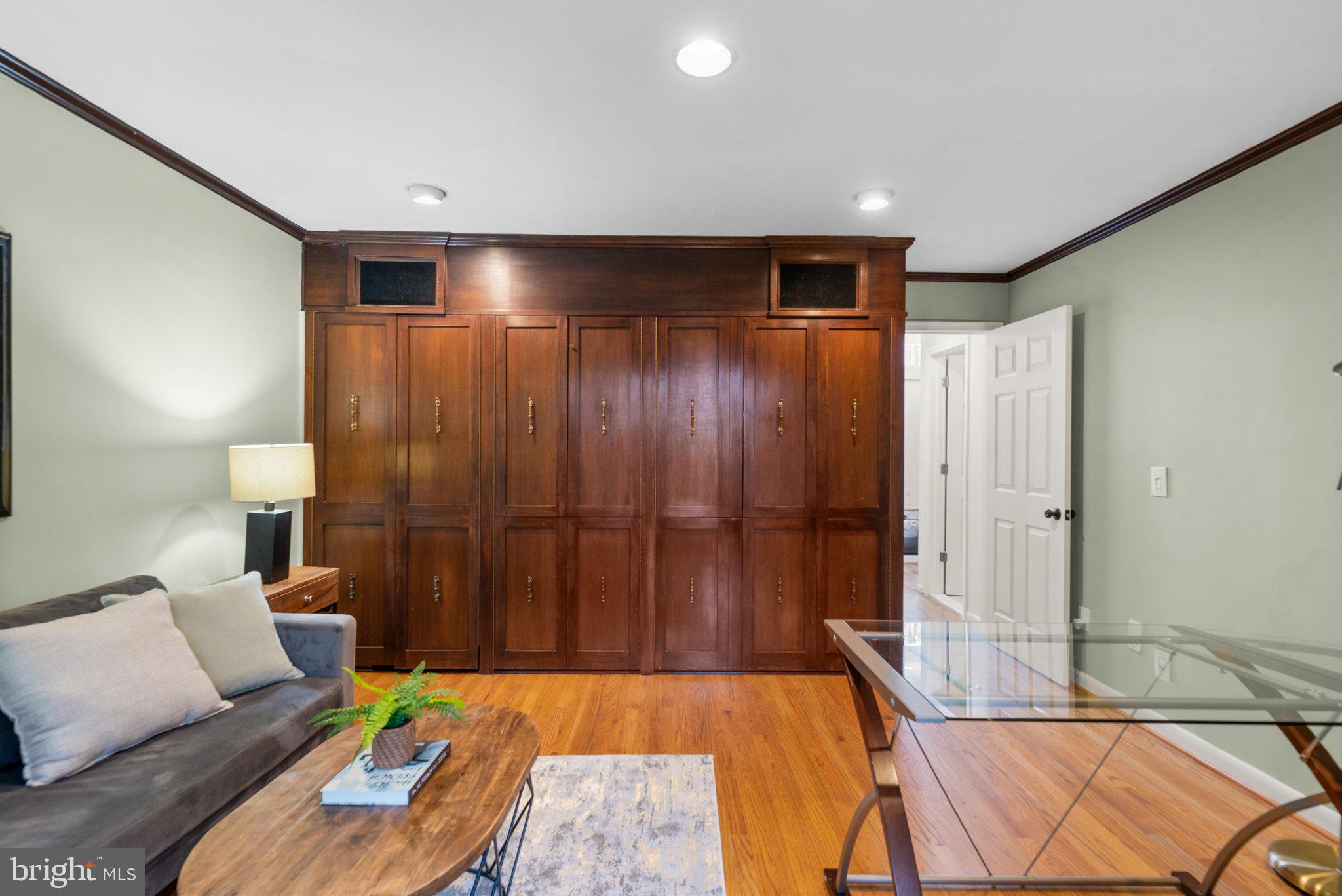 POTOMAC VILLAGE - Residential