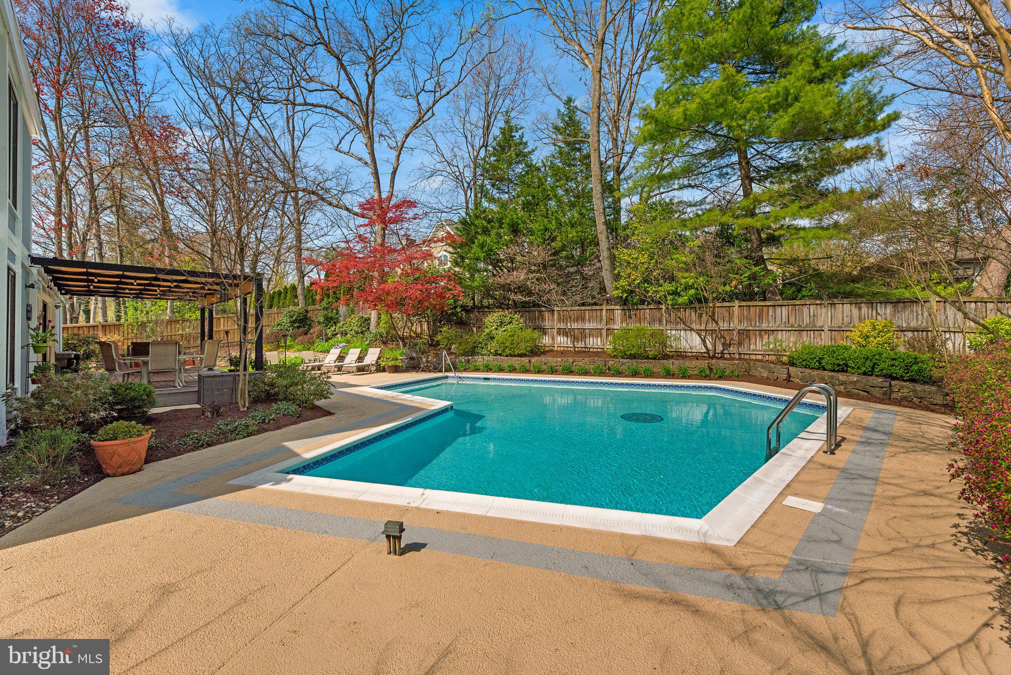 POTOMAC VILLAGE - Residential