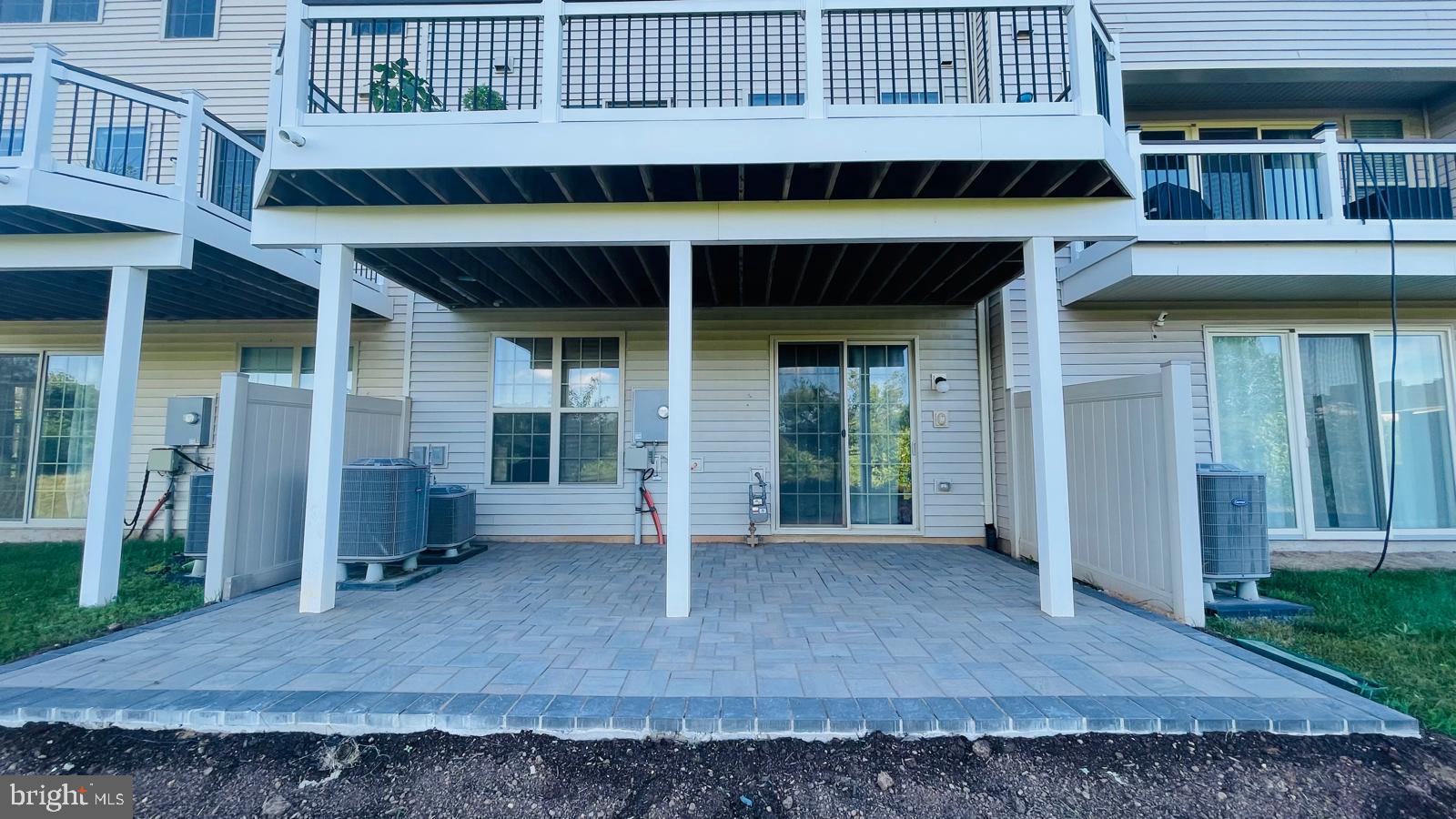 LOUDOUN VALLEY ESTATES 2 - Residential Lease