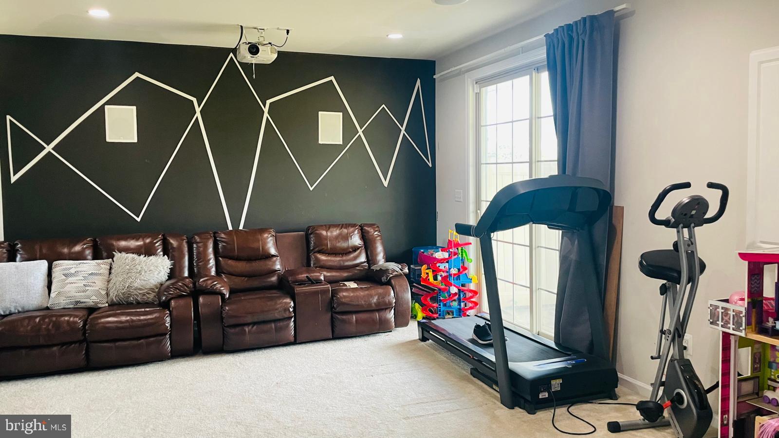 LOUDOUN VALLEY ESTATES 2 - Residential Lease