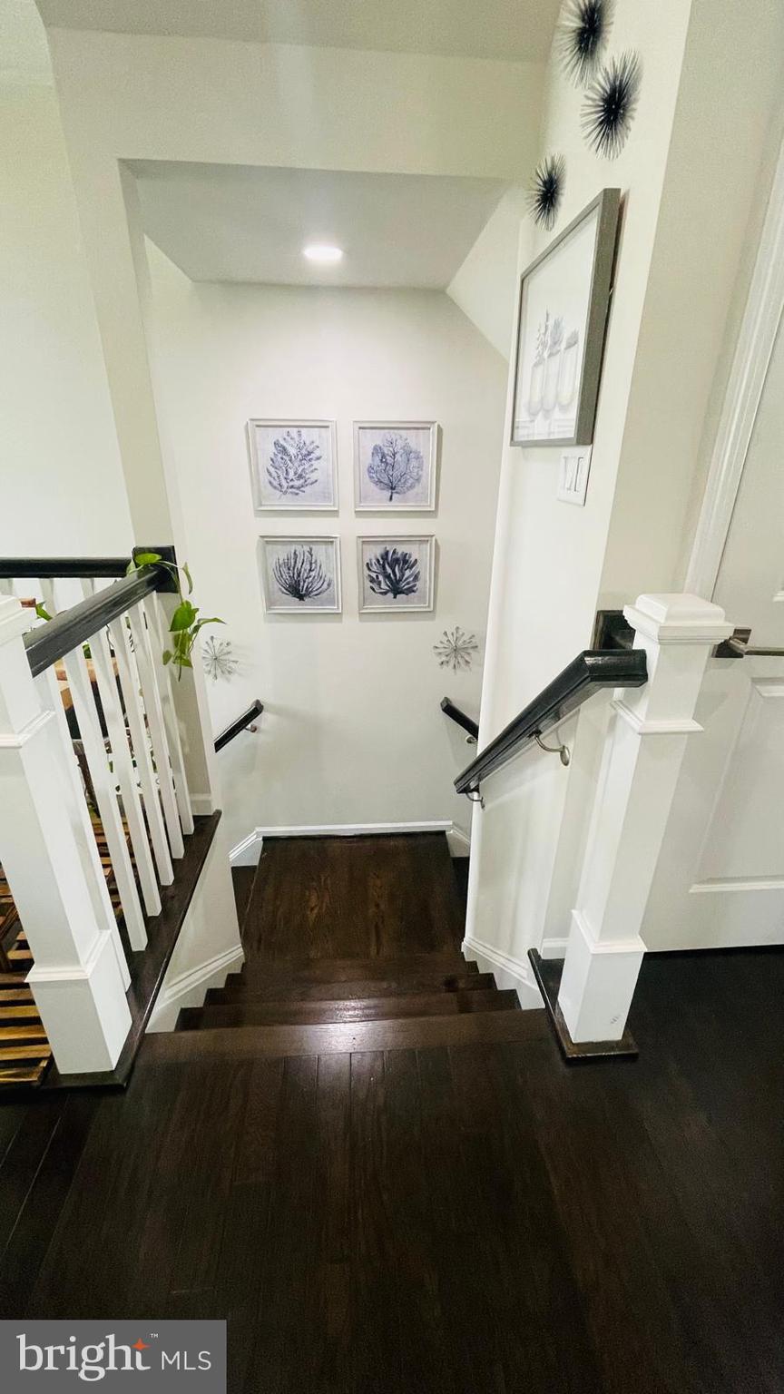 LOUDOUN VALLEY ESTATES 2 - Residential Lease