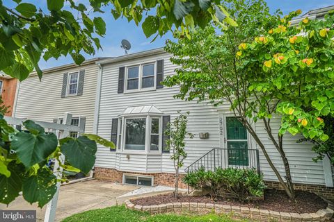 2702 KENWOOD AVENUE ALEXANDRIA VA 22302