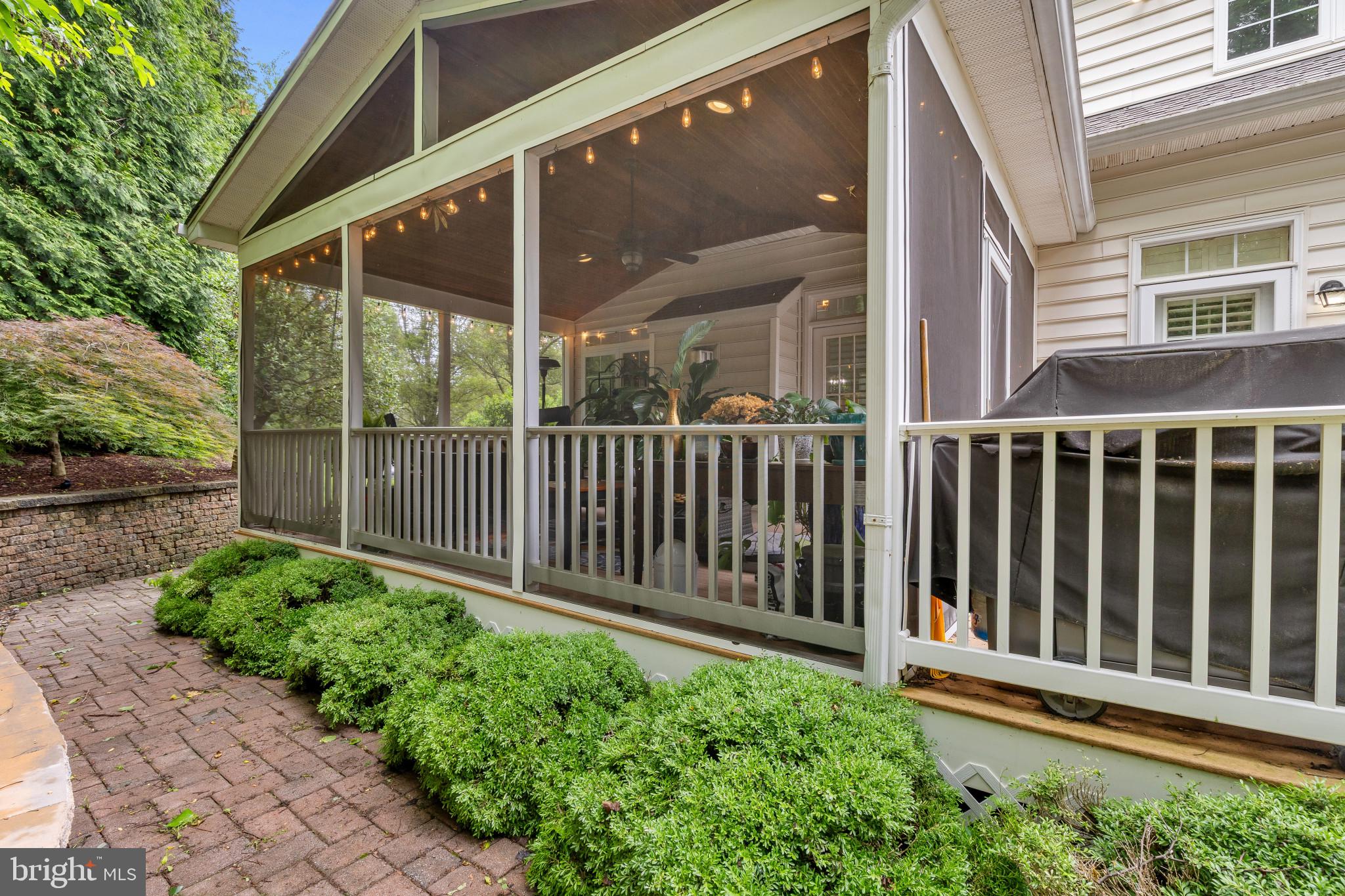 FAIRWAY OVERLOOK - Residential