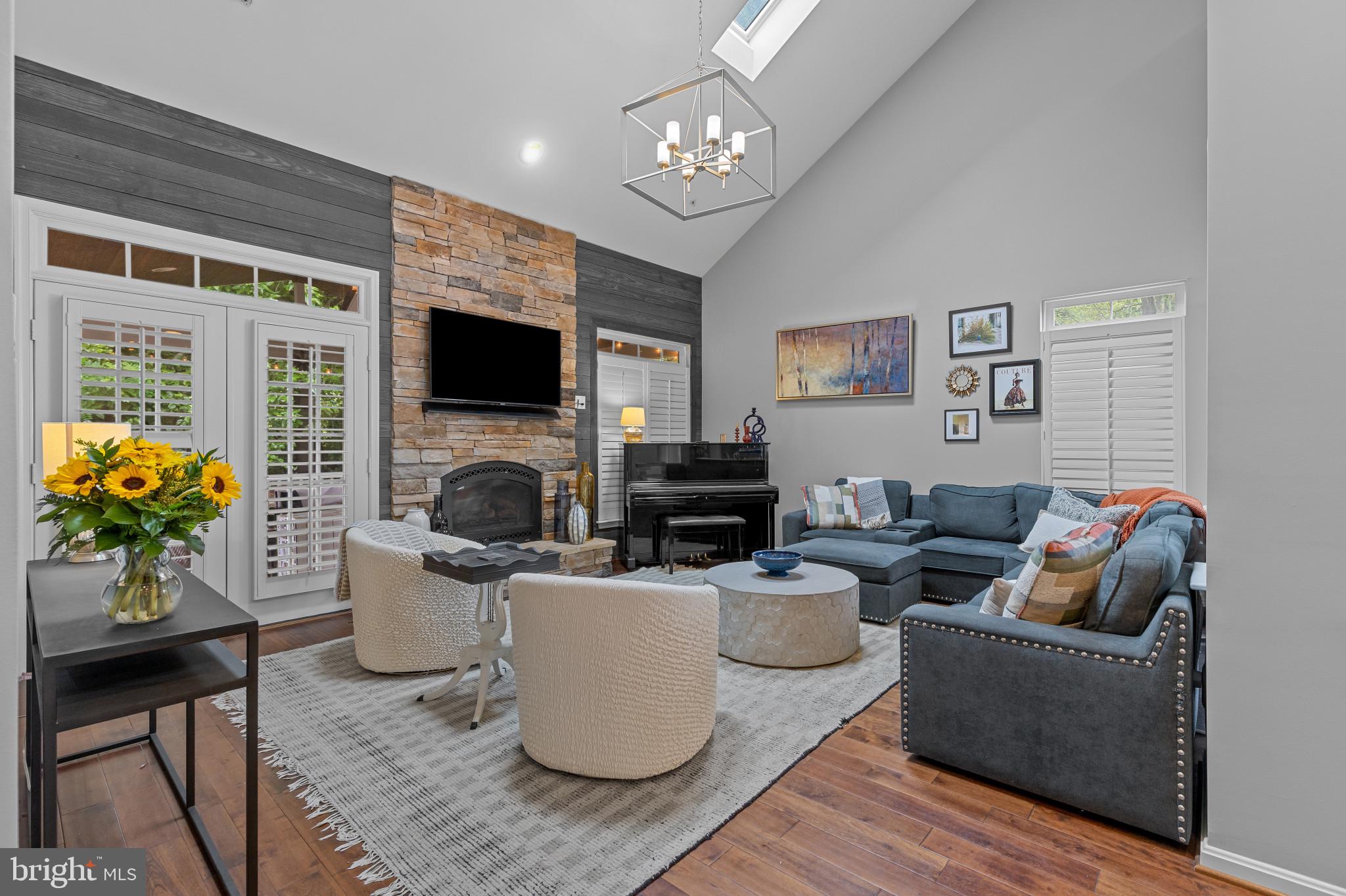 FAIRWAY OVERLOOK - Residential
