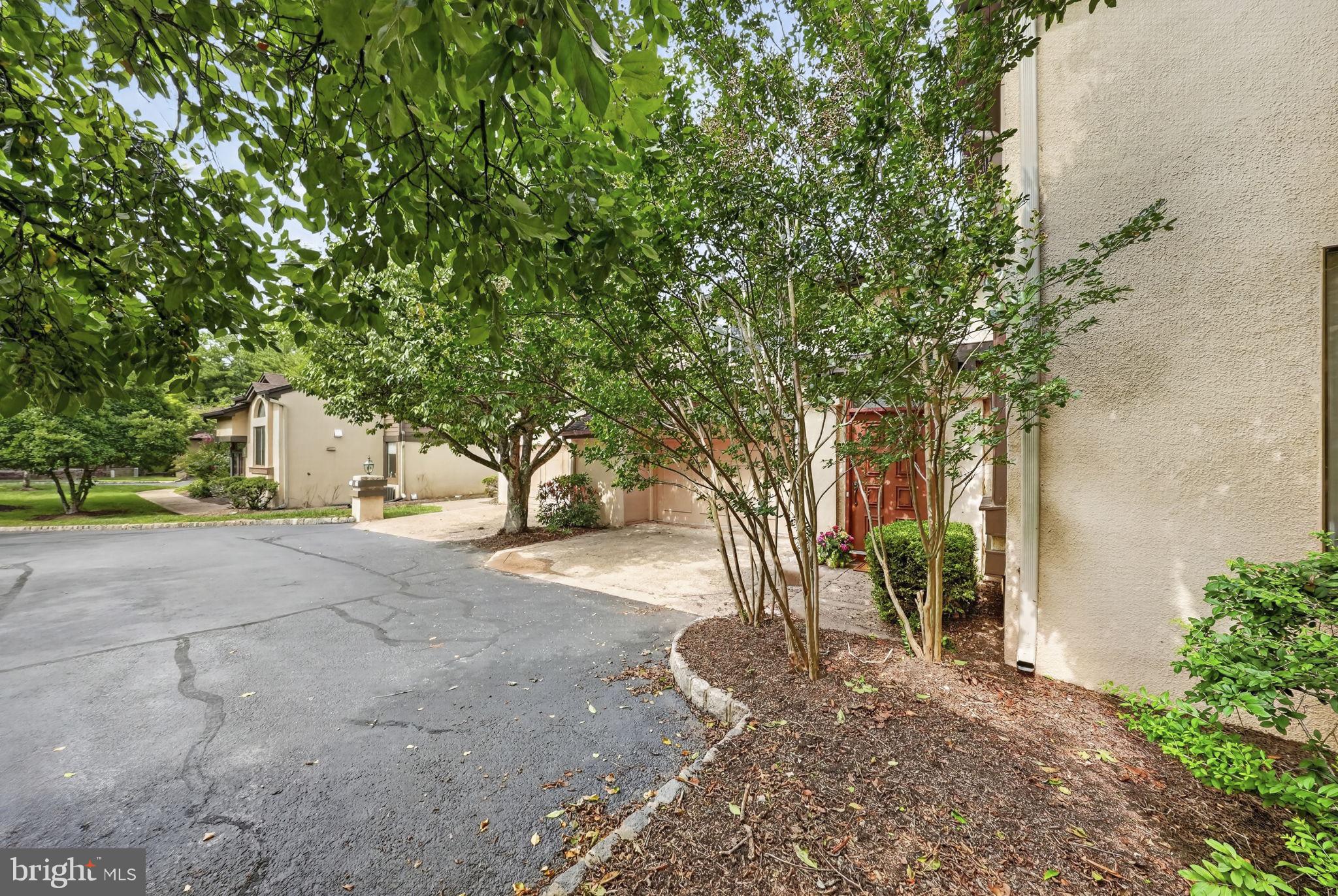 461 SAYRE DRIVE