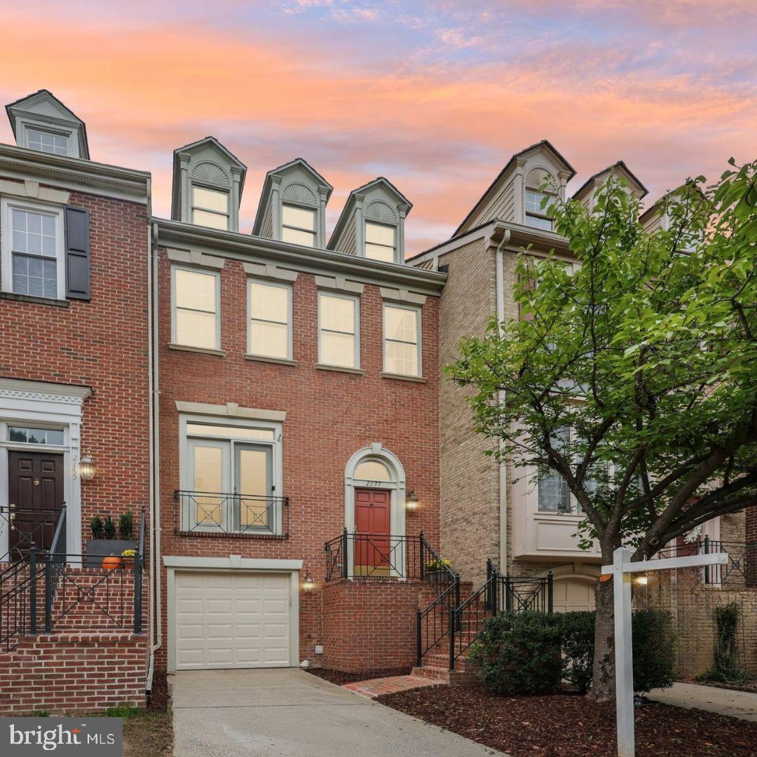 COURTHOUSE WOODS - Residential