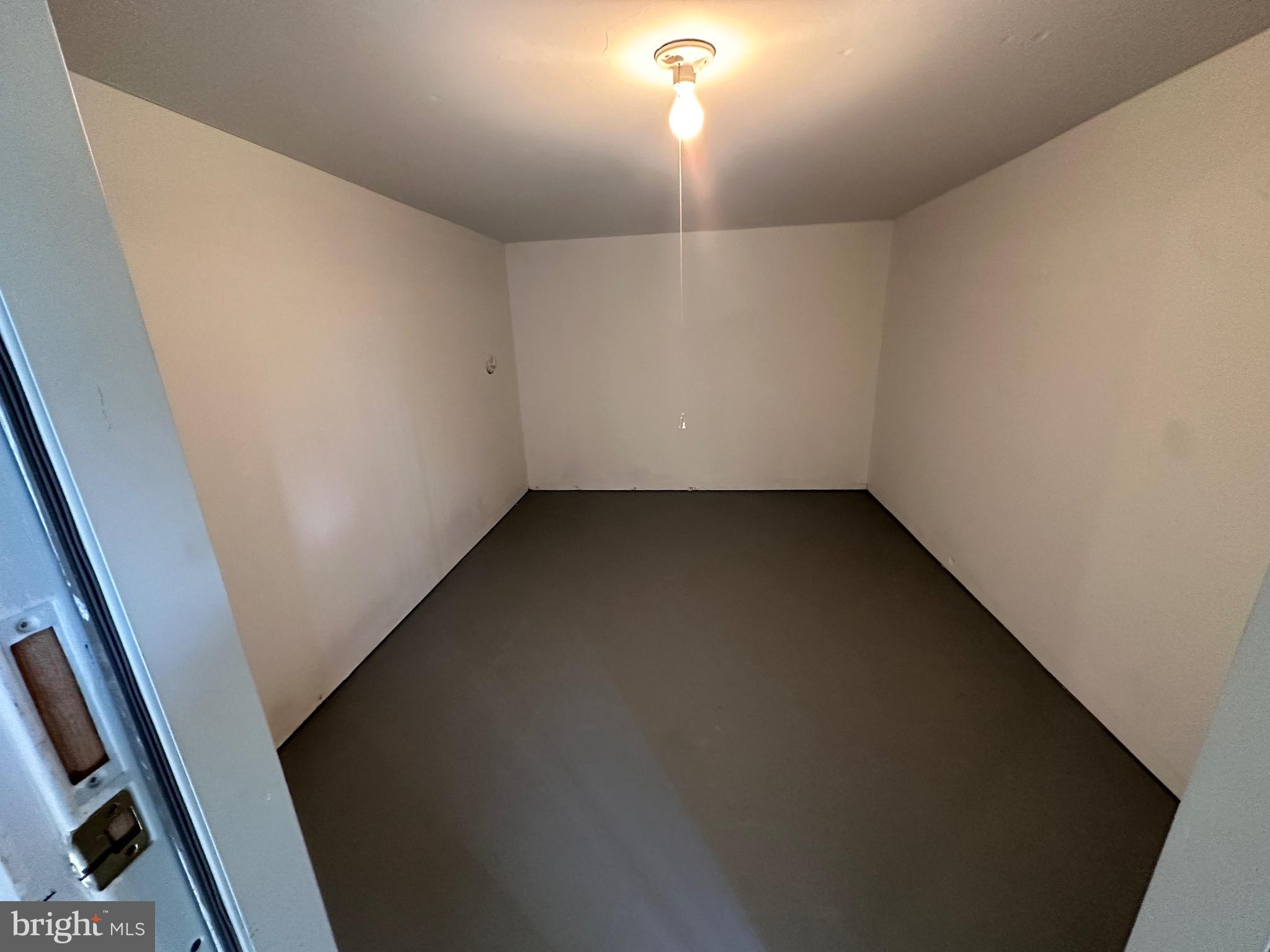 COURTHOUSE WOODS - Residential