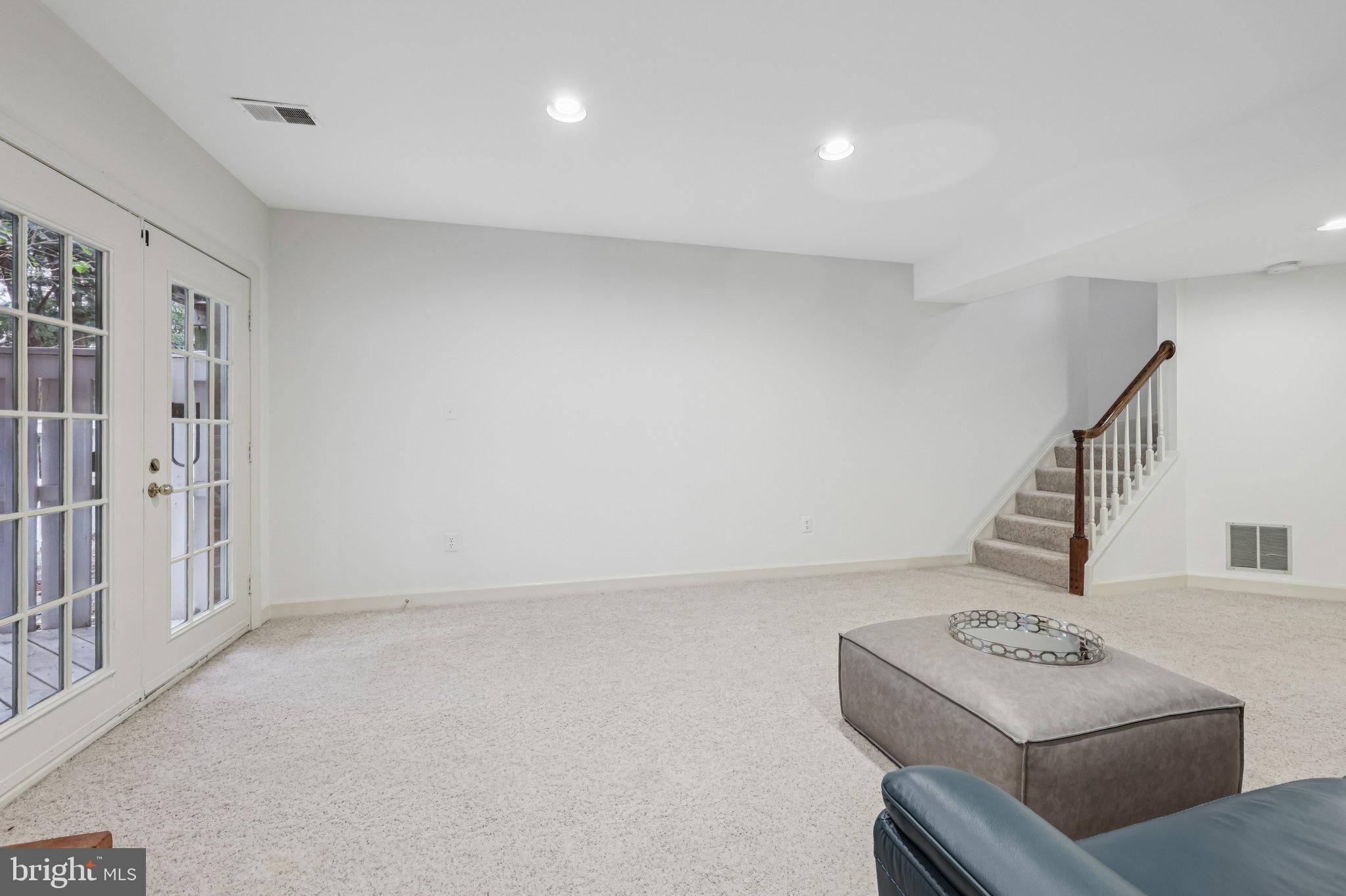 COURTHOUSE WOODS - Residential