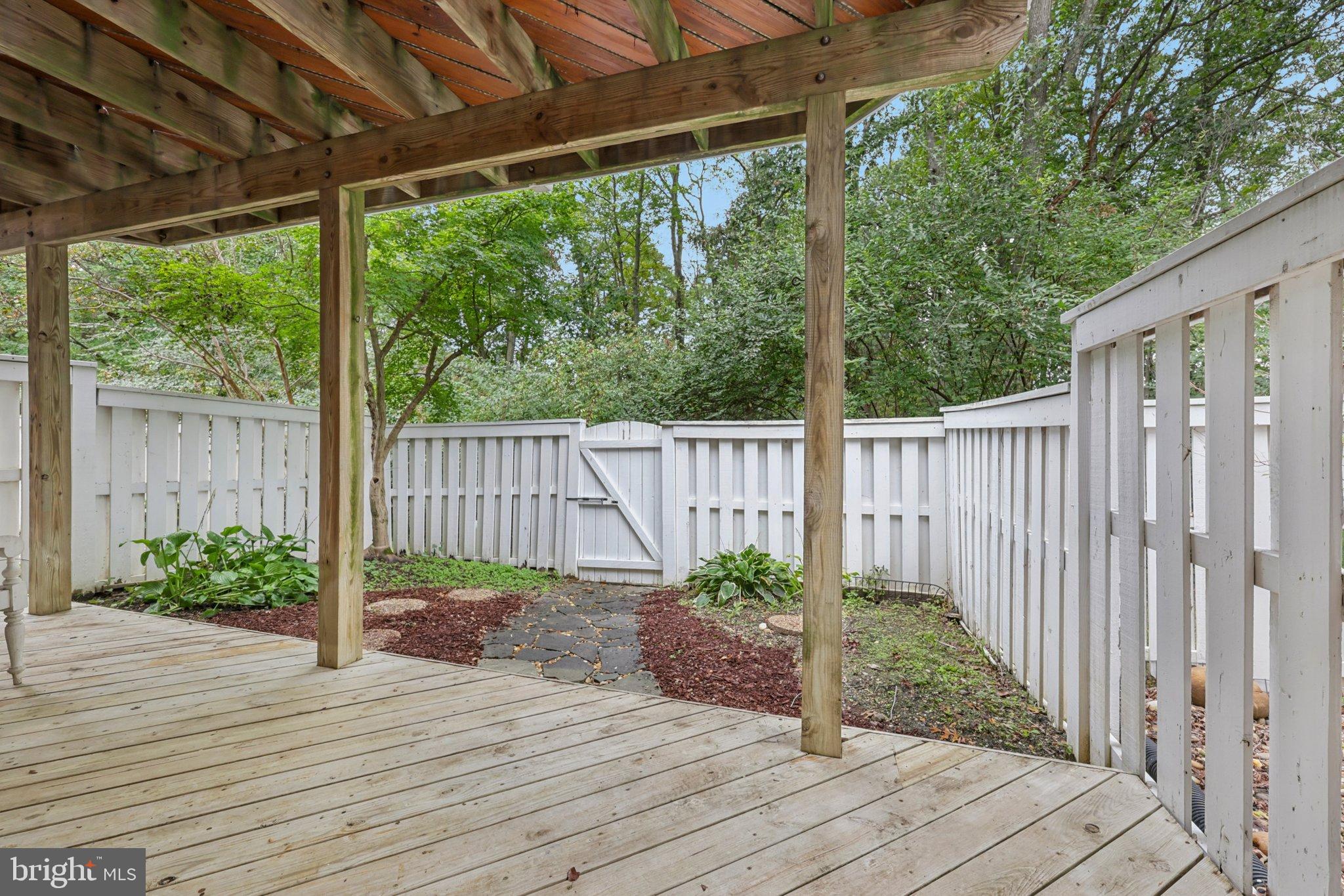 COURTHOUSE WOODS - Residential