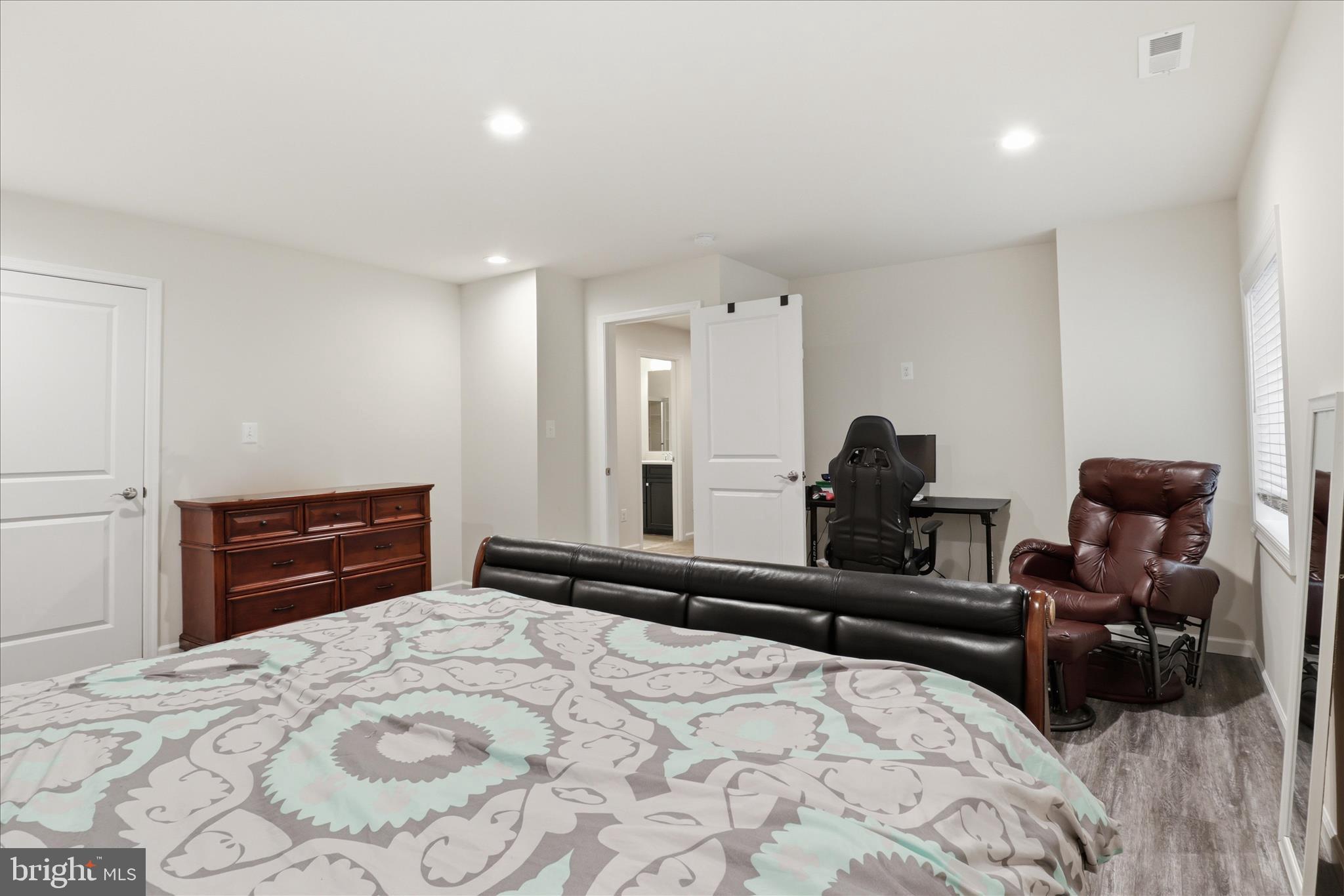 MEADOW BROOK FARM - Residential