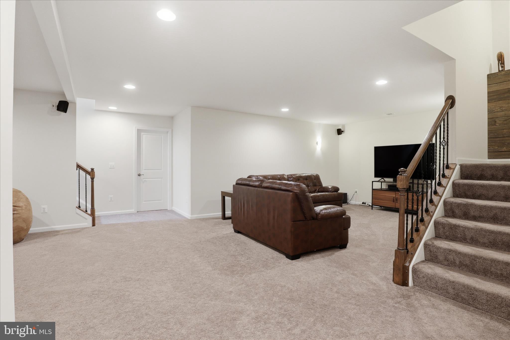 MEADOW BROOK FARM - Residential