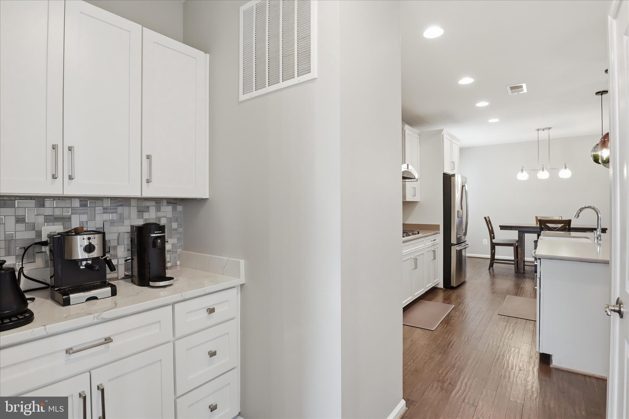 MEADOW BROOK FARM - Residential