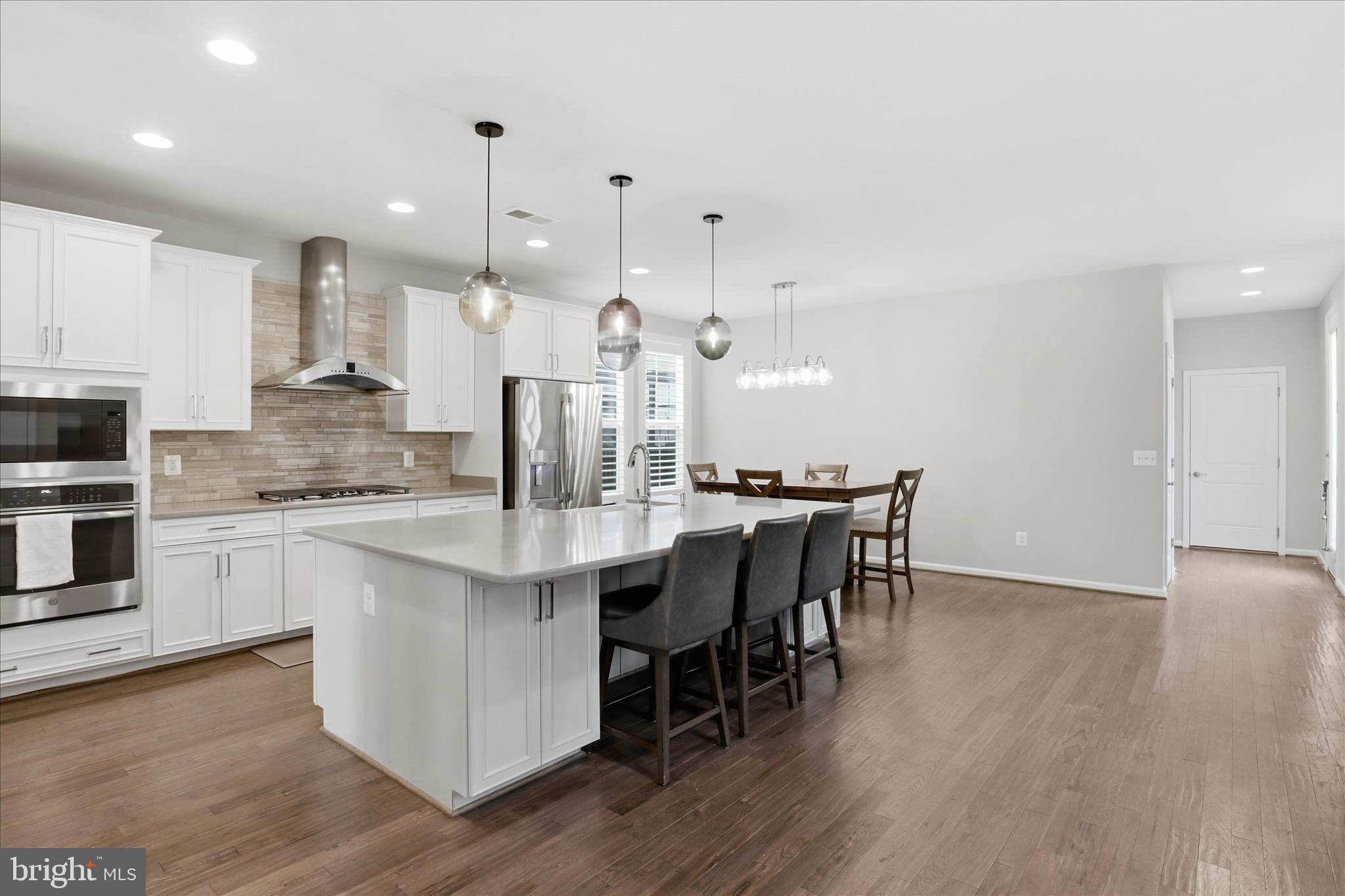 MEADOW BROOK FARM - Residential