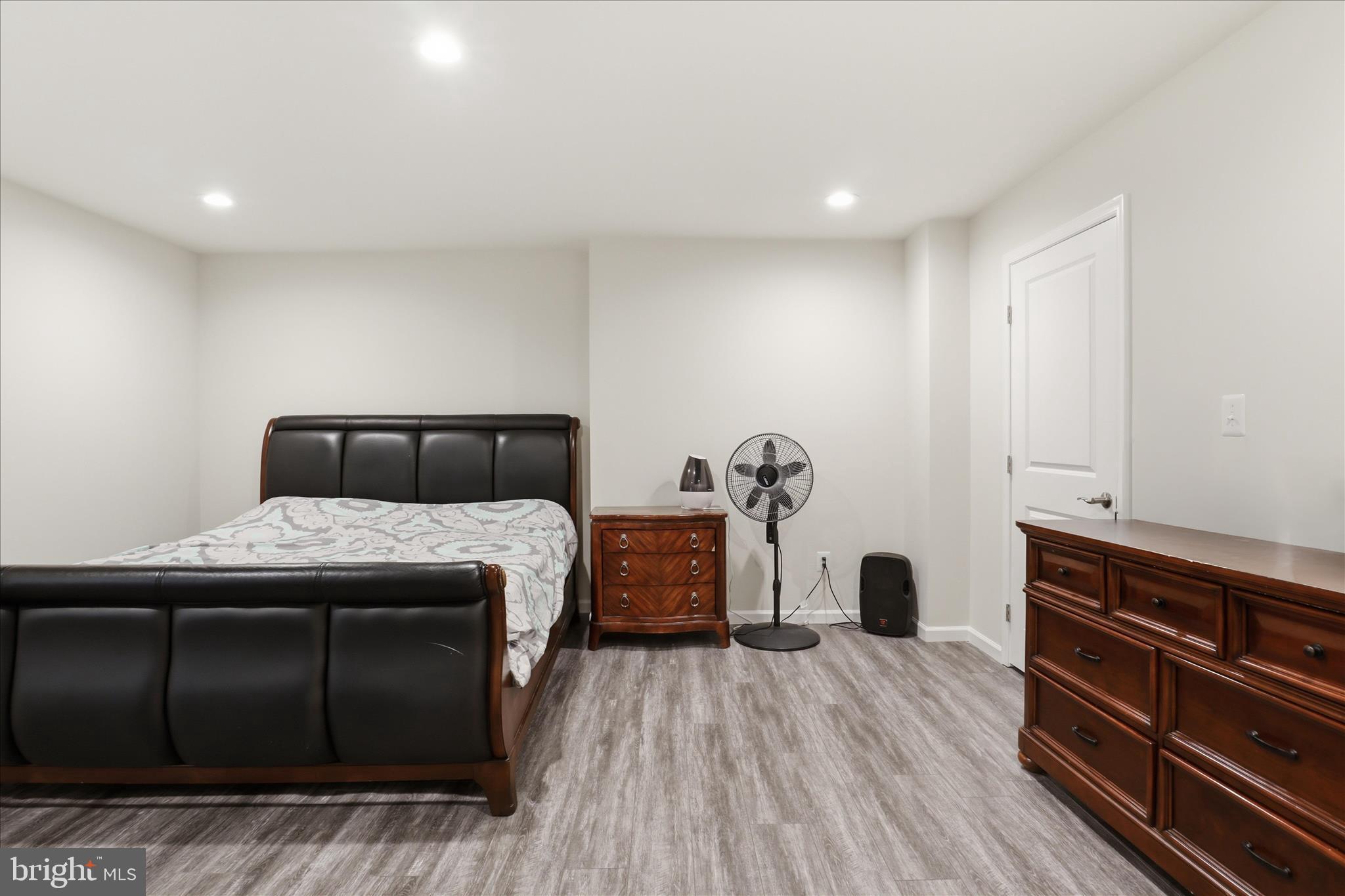 MEADOW BROOK FARM - Residential