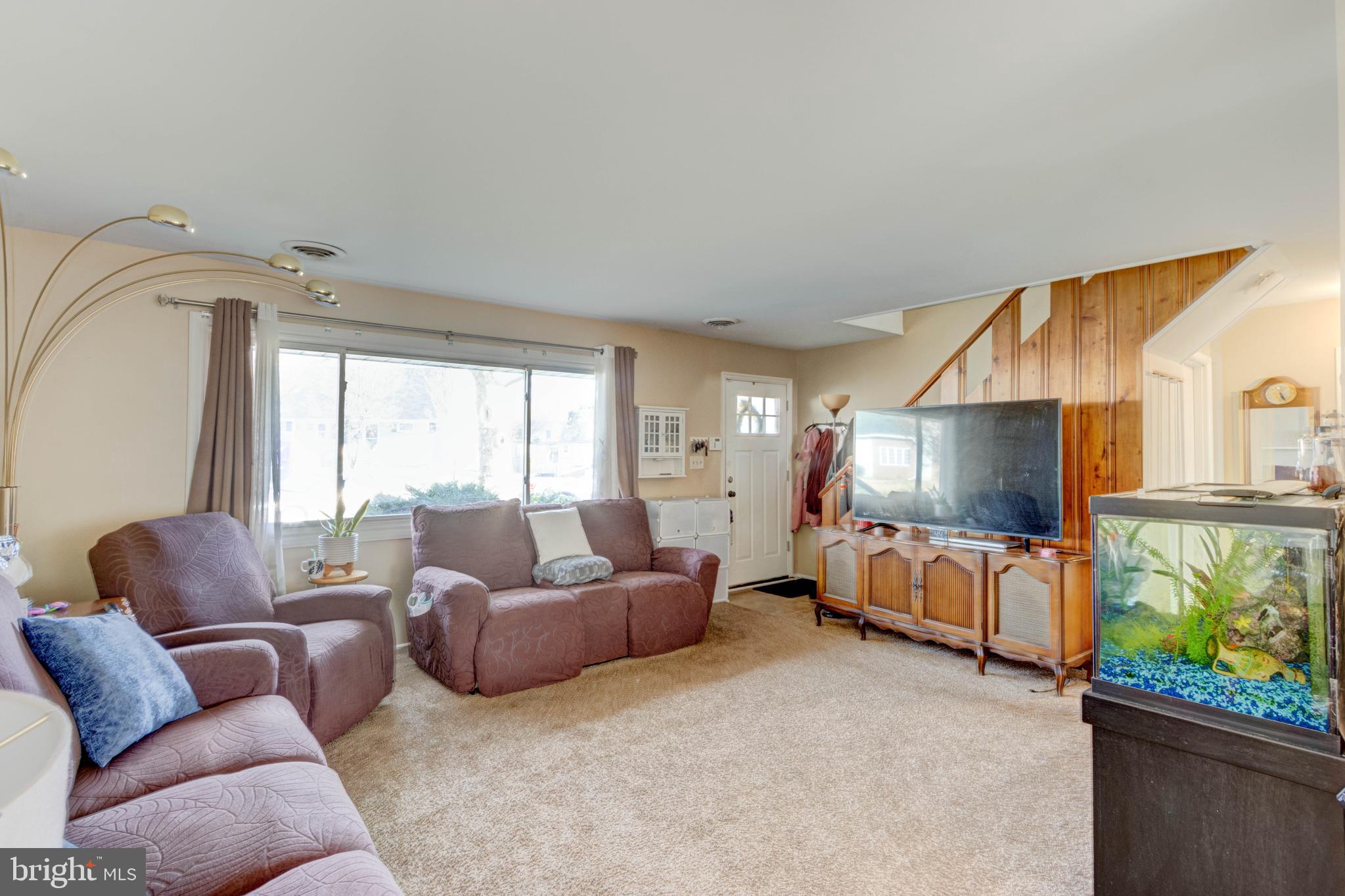 COUNTRY CLUB ESTATES - Residential