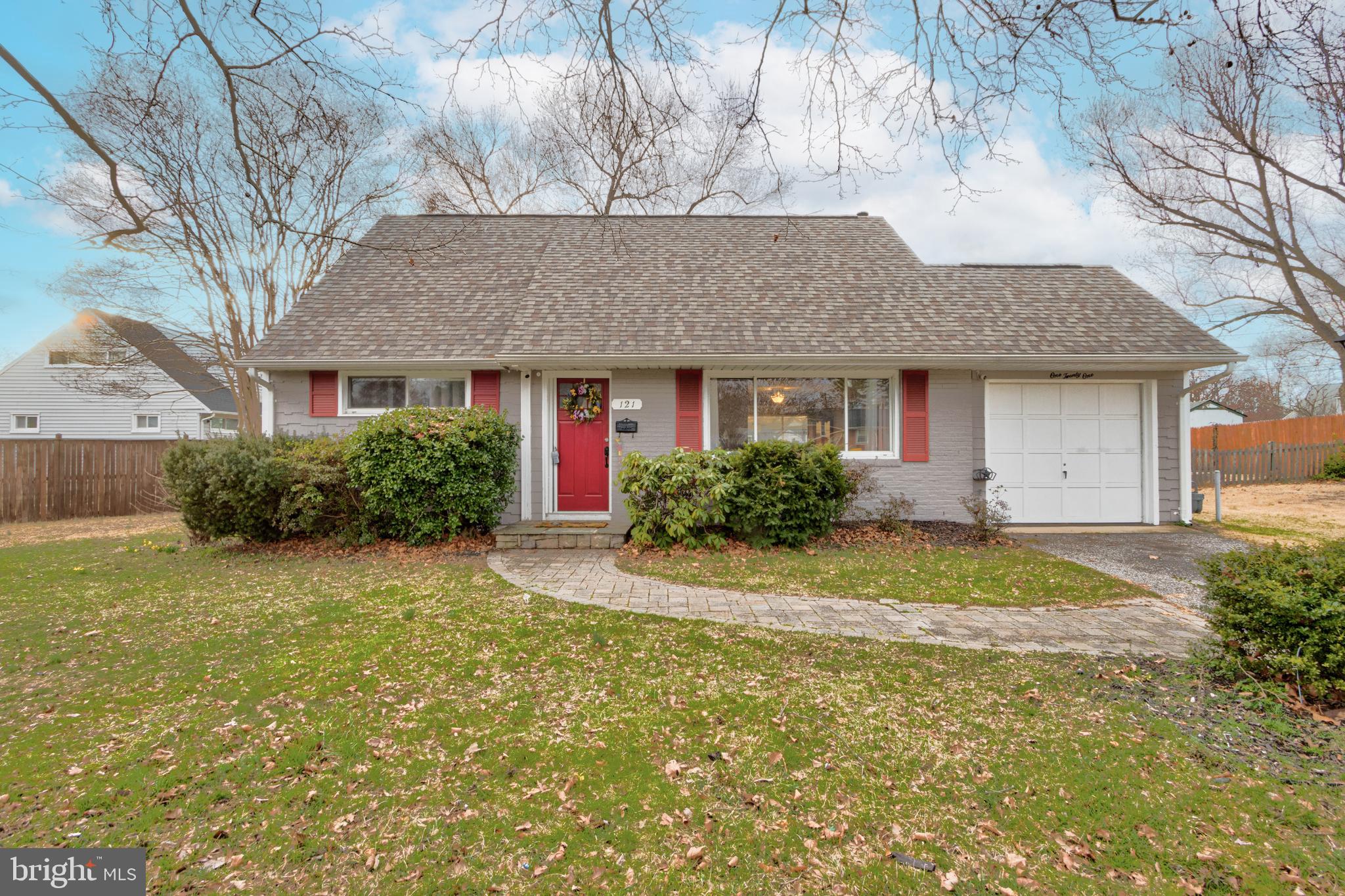 COUNTRY CLUB ESTATES - Residential