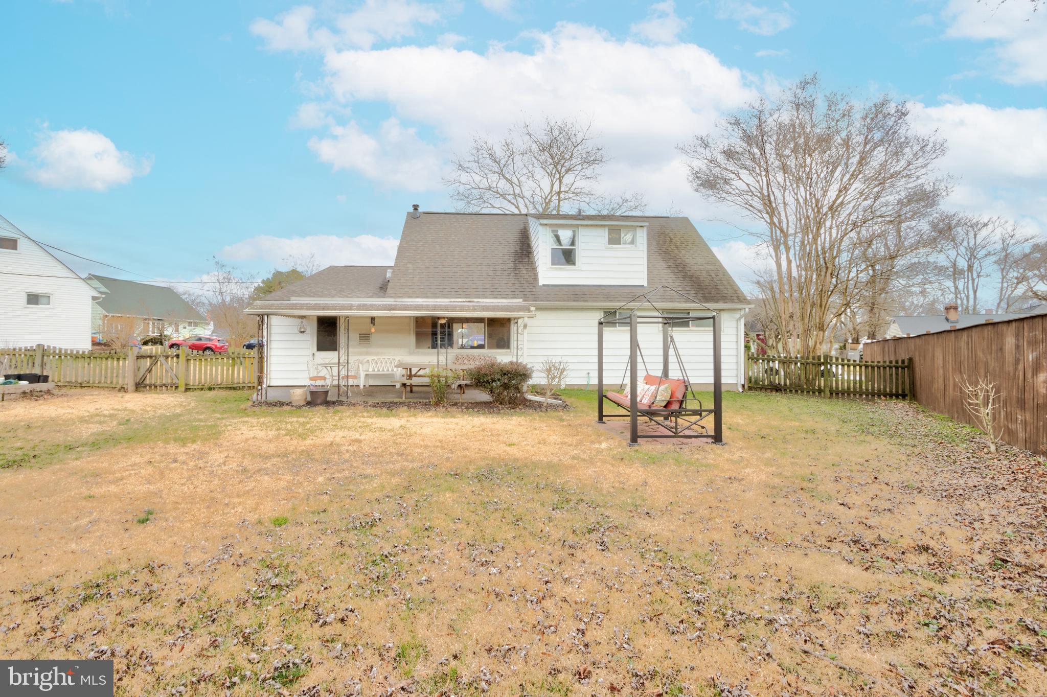 COUNTRY CLUB ESTATES - Residential