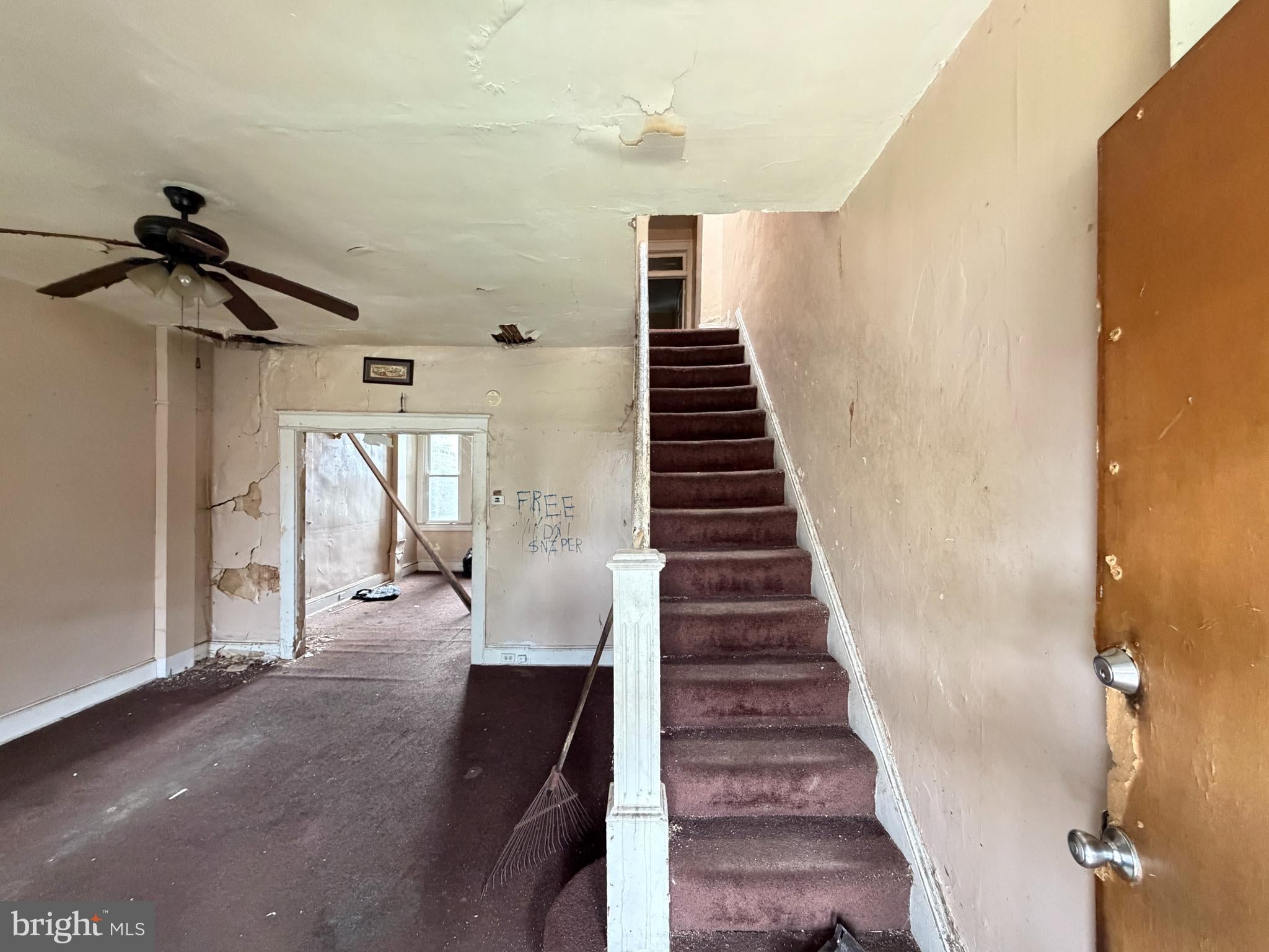 3833 BEEHLER AVENUE