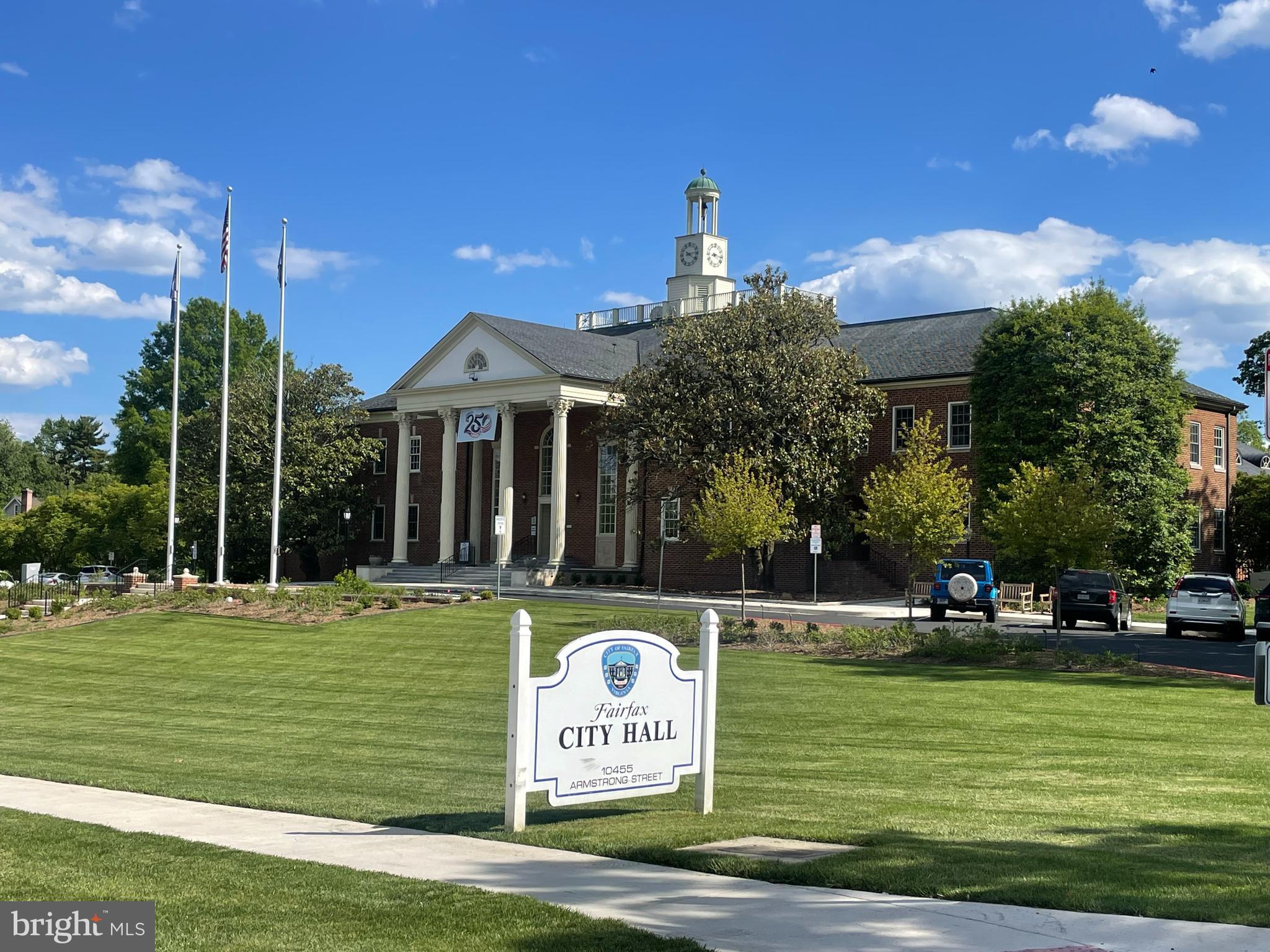 COURTHOUSE SQUARE - Residential