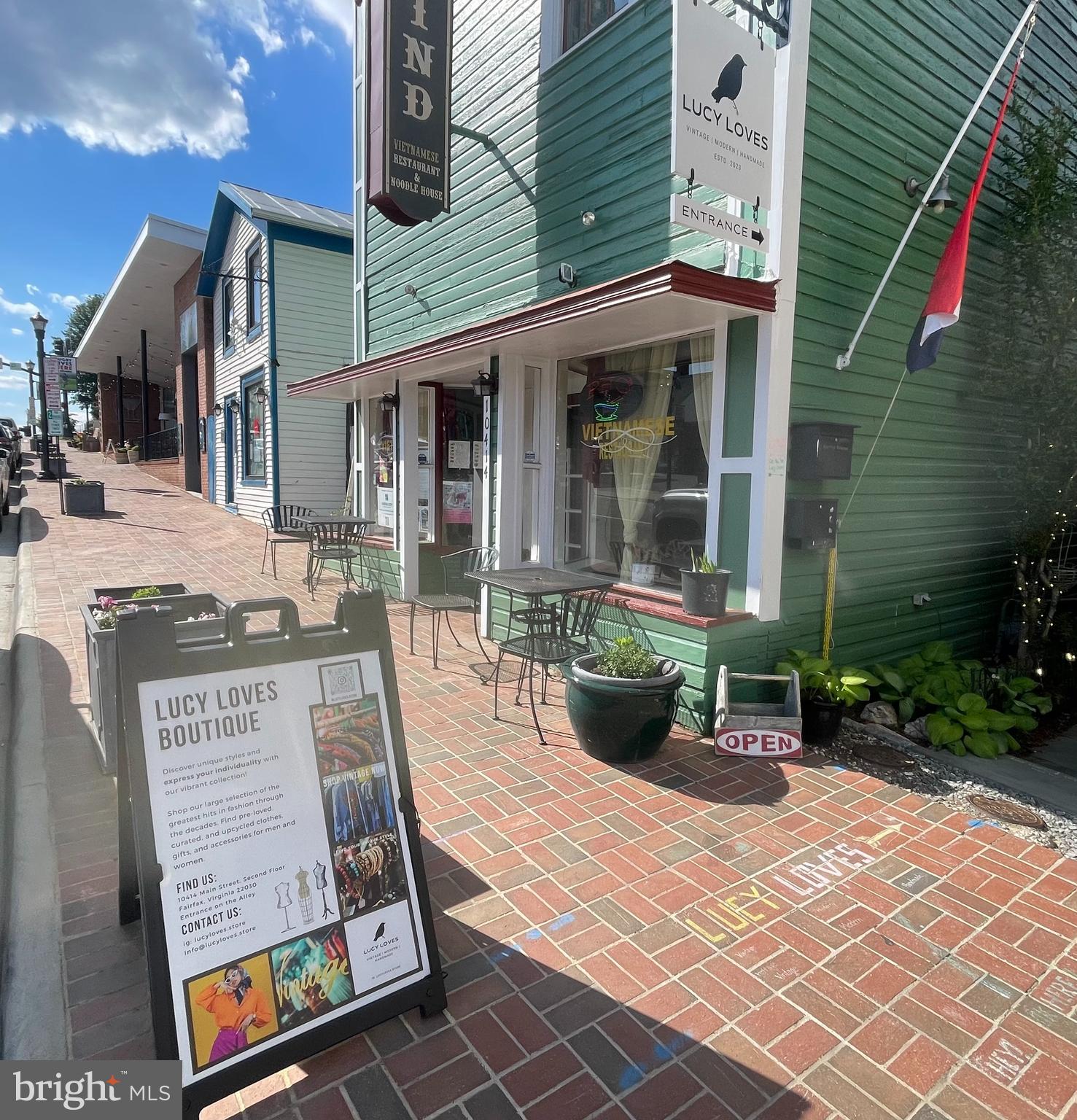 COURTHOUSE SQUARE - Residential