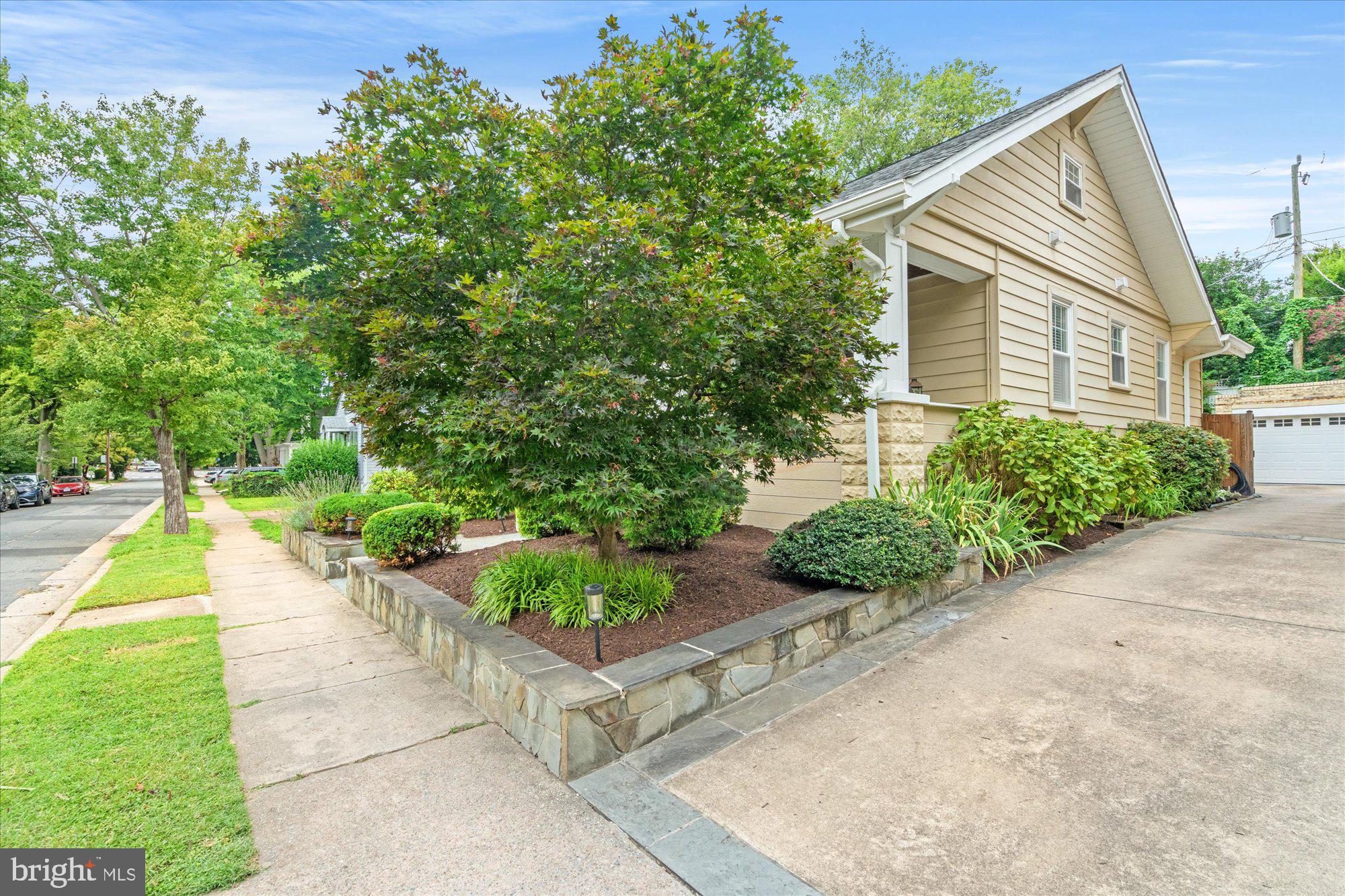 16 E WALNUT STREET E