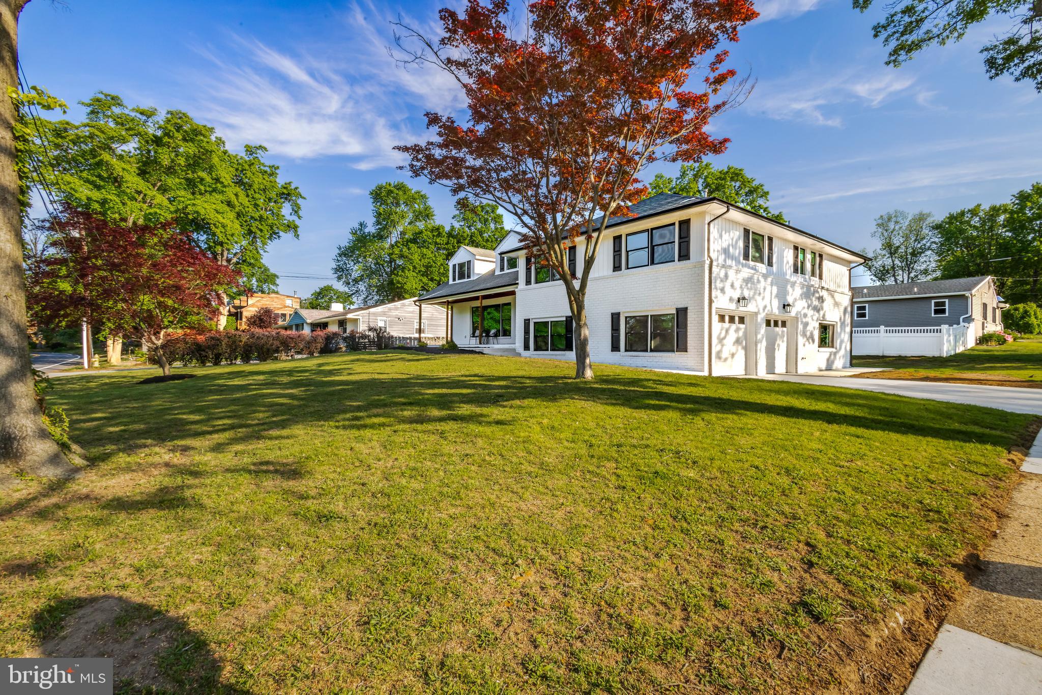 929 LAKESHORE DRIVE