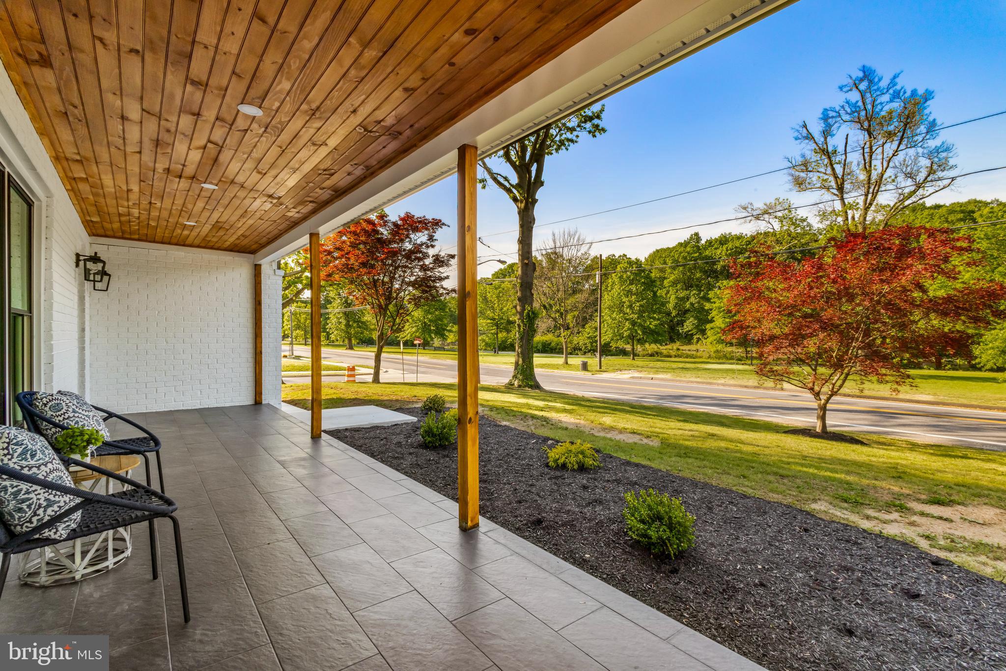 929 LAKESHORE DRIVE