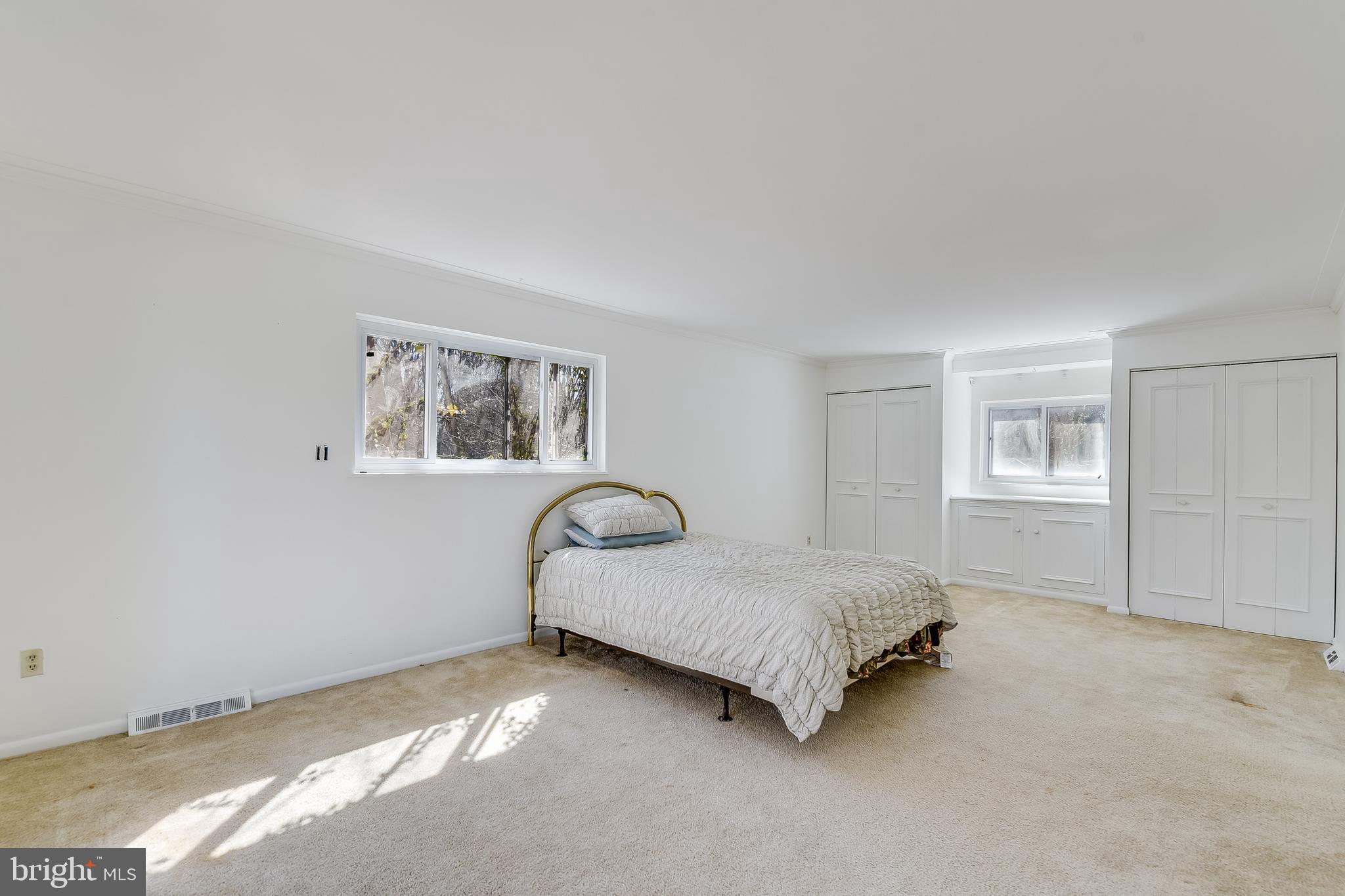 SUNRISE BEACH - Residential