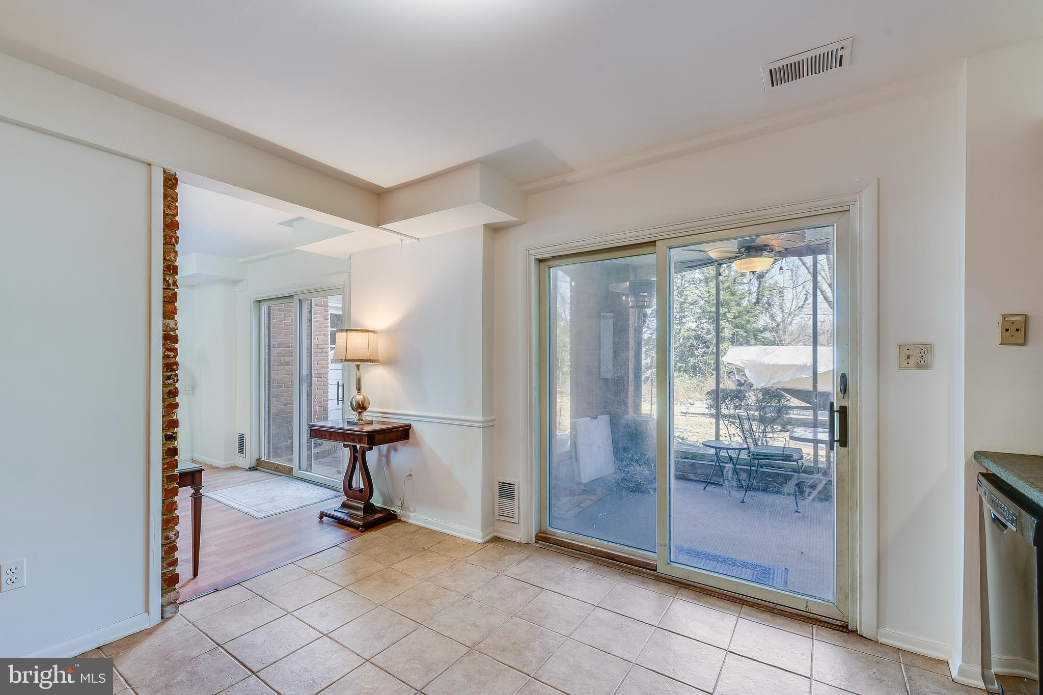 SUNRISE BEACH - Residential