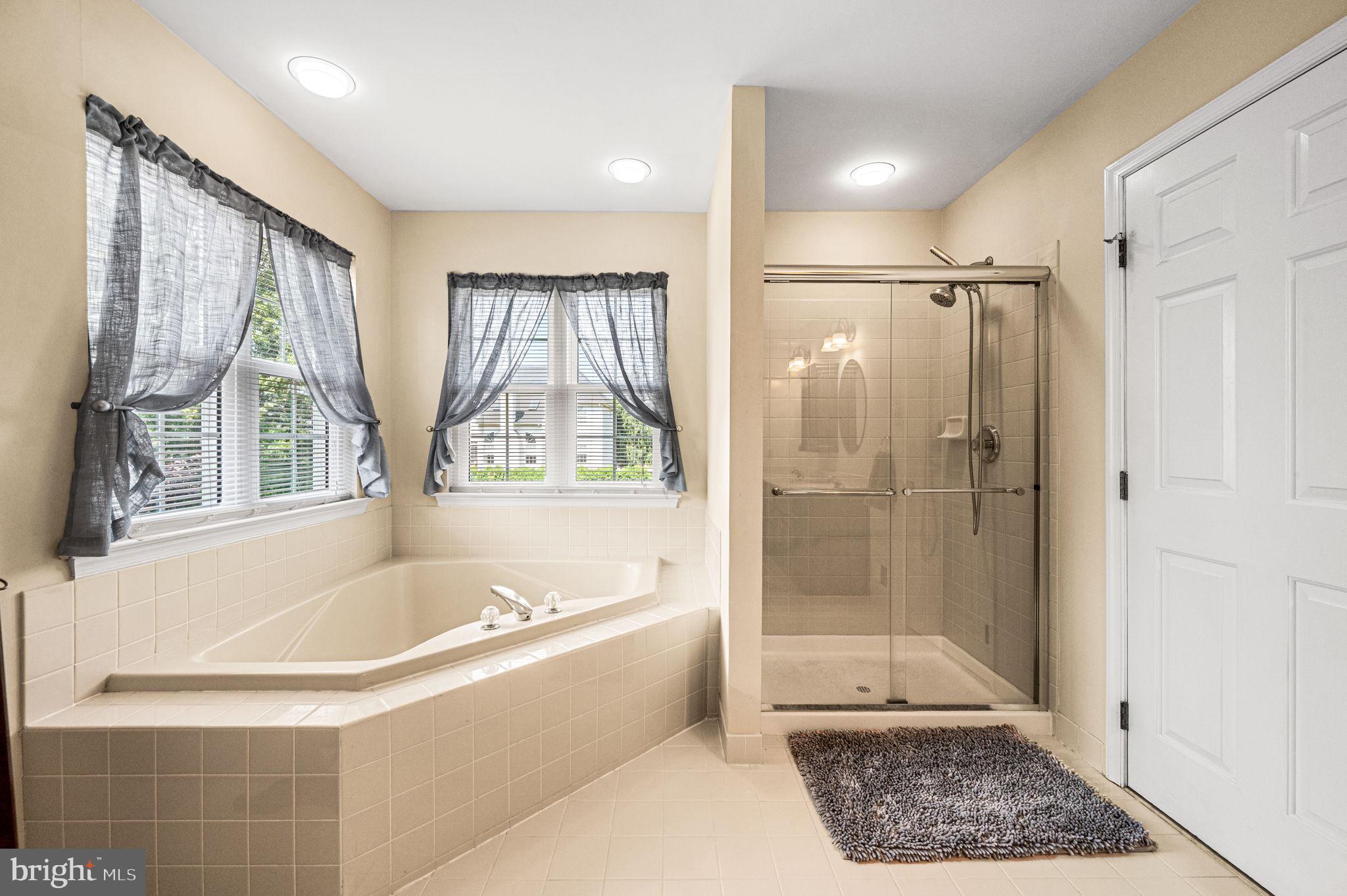 THE MEADOWS AT CHE - Residential