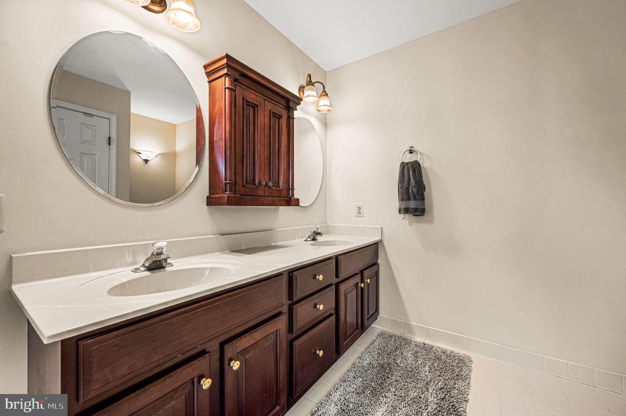 THE MEADOWS AT CHE - Residential