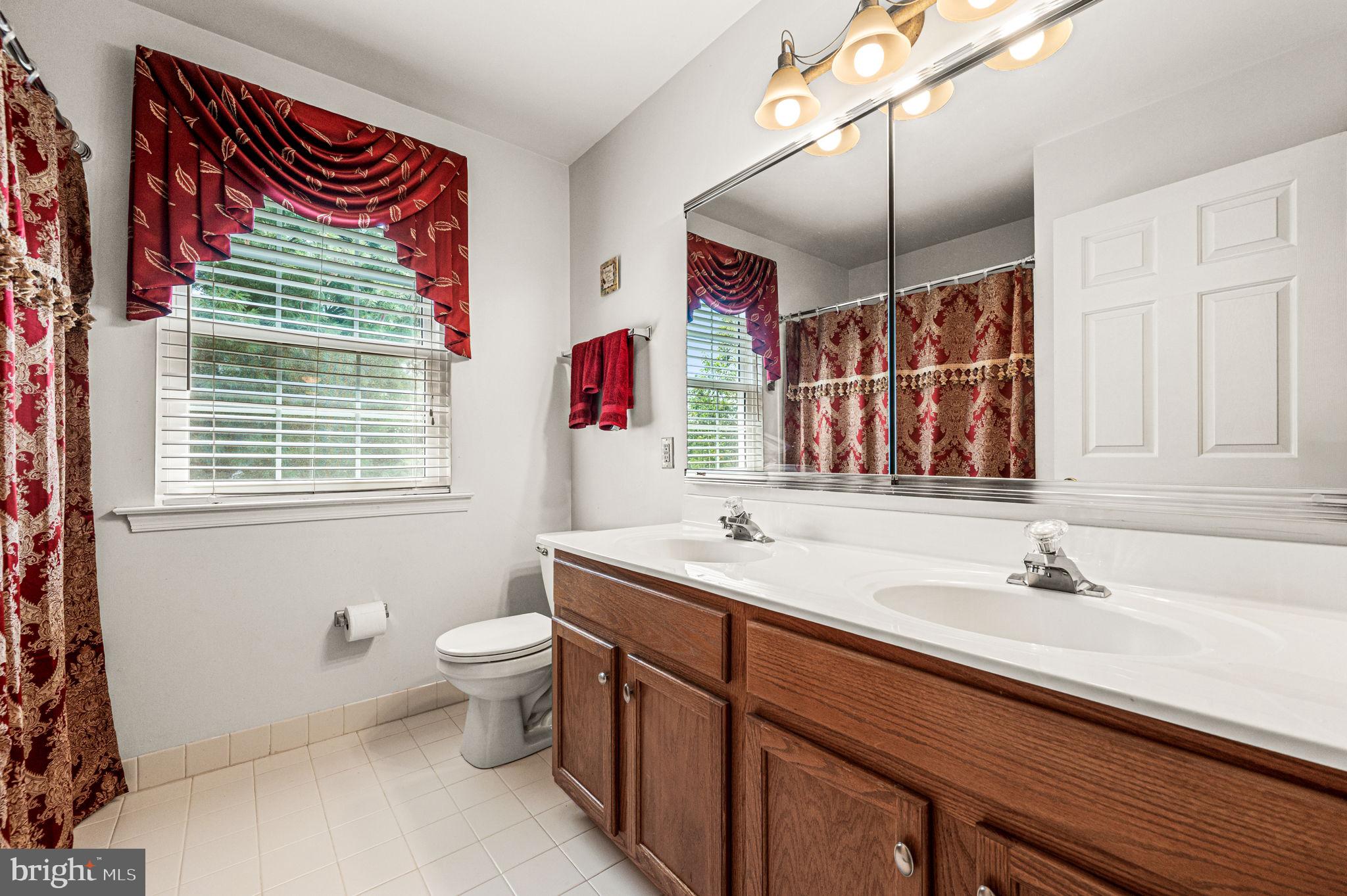 THE MEADOWS AT CHE - Residential