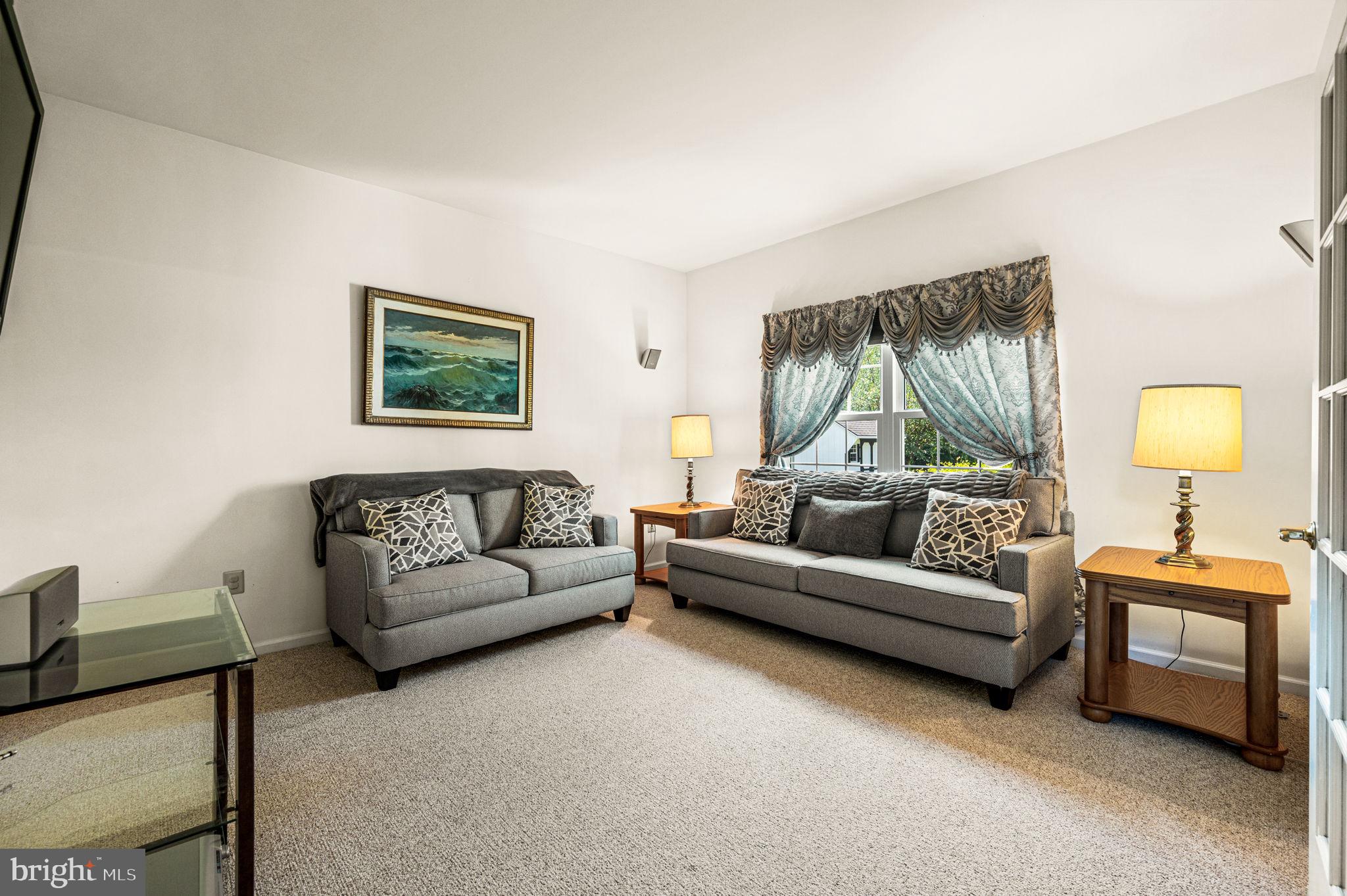 THE MEADOWS AT CHE - Residential