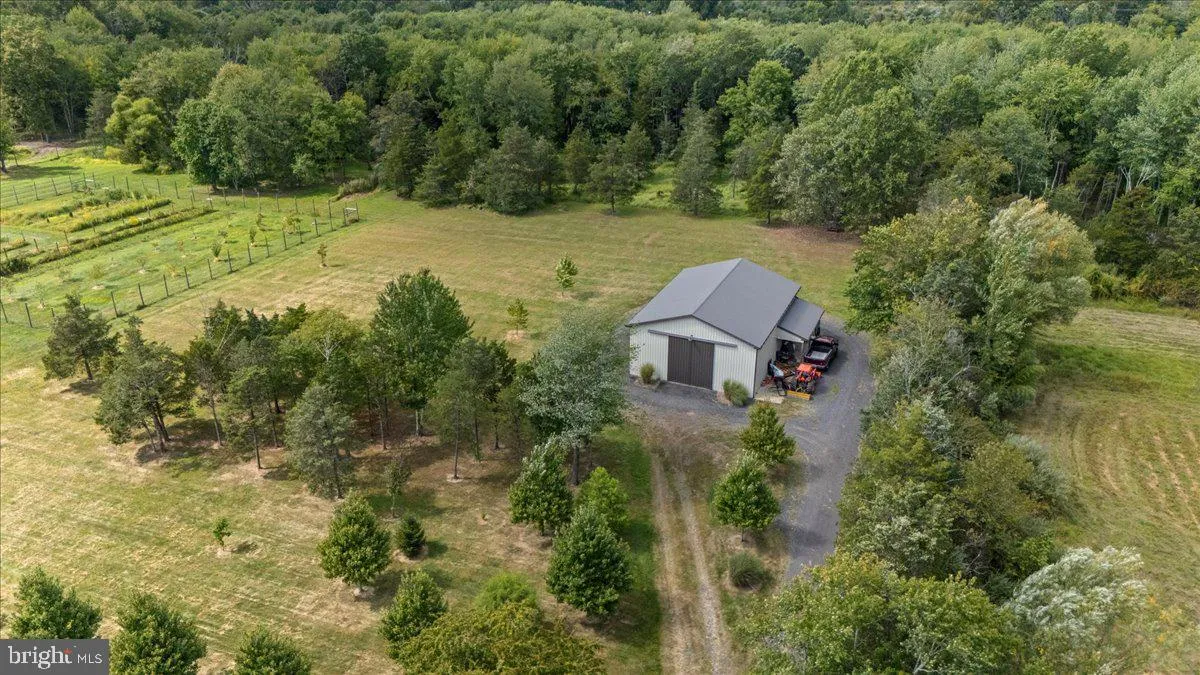 Pipersville, Pennsylvania 18947, United States, 5 Bedrooms Bedrooms, ,5 BathroomsBathrooms,Residential,Active,204395