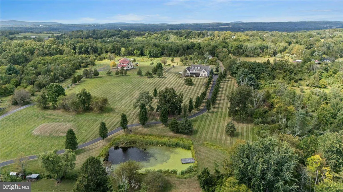 Pipersville, Pennsylvania 18947, United States, 5 Bedrooms Bedrooms, ,5 BathroomsBathrooms,Residential,Active,204395