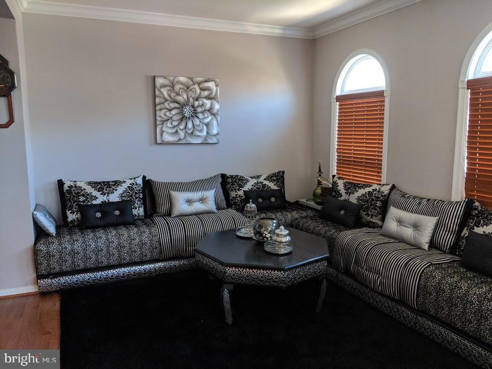 LAUREL HIGHLANDS - Residential Lease