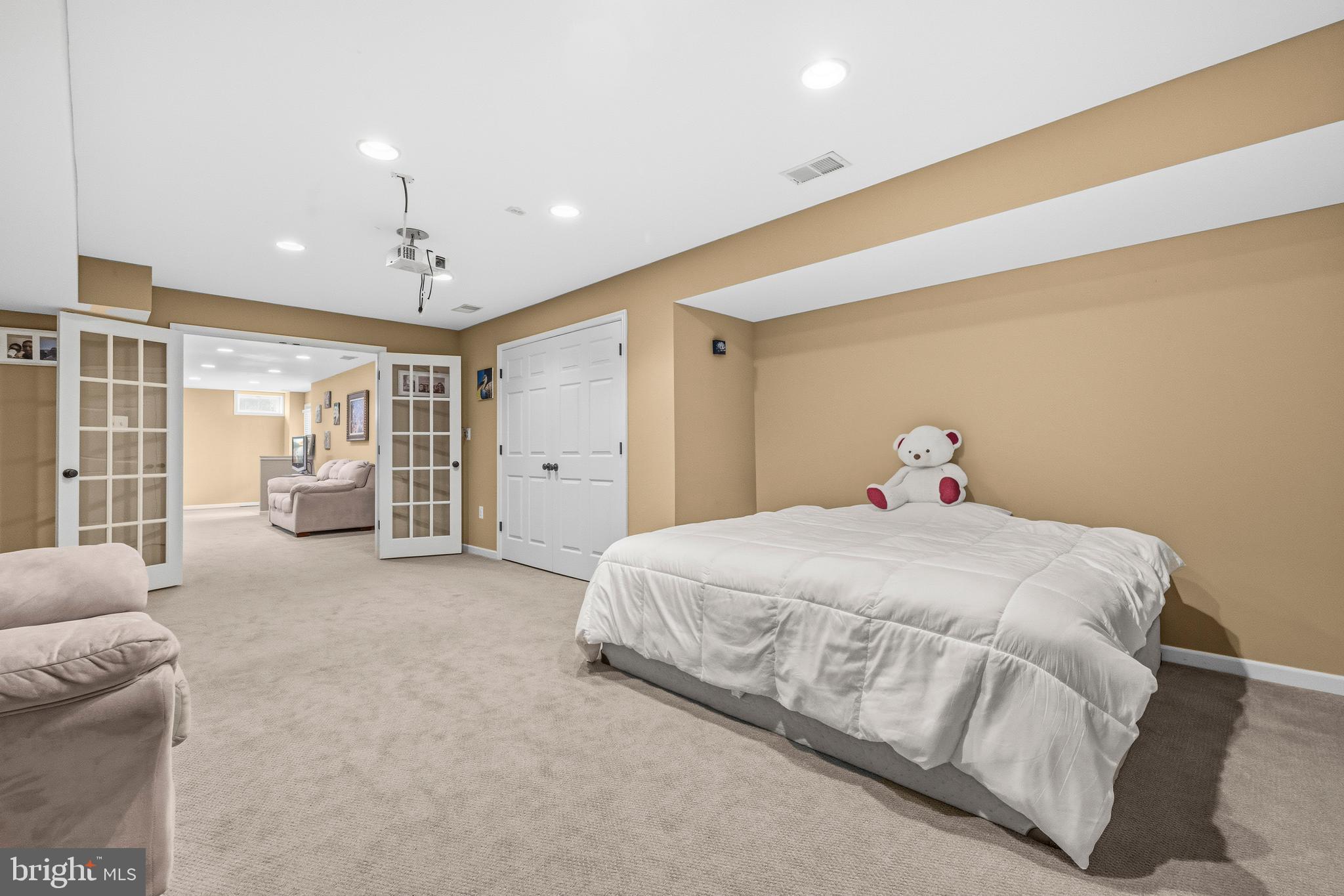 STRATFORD - Residential